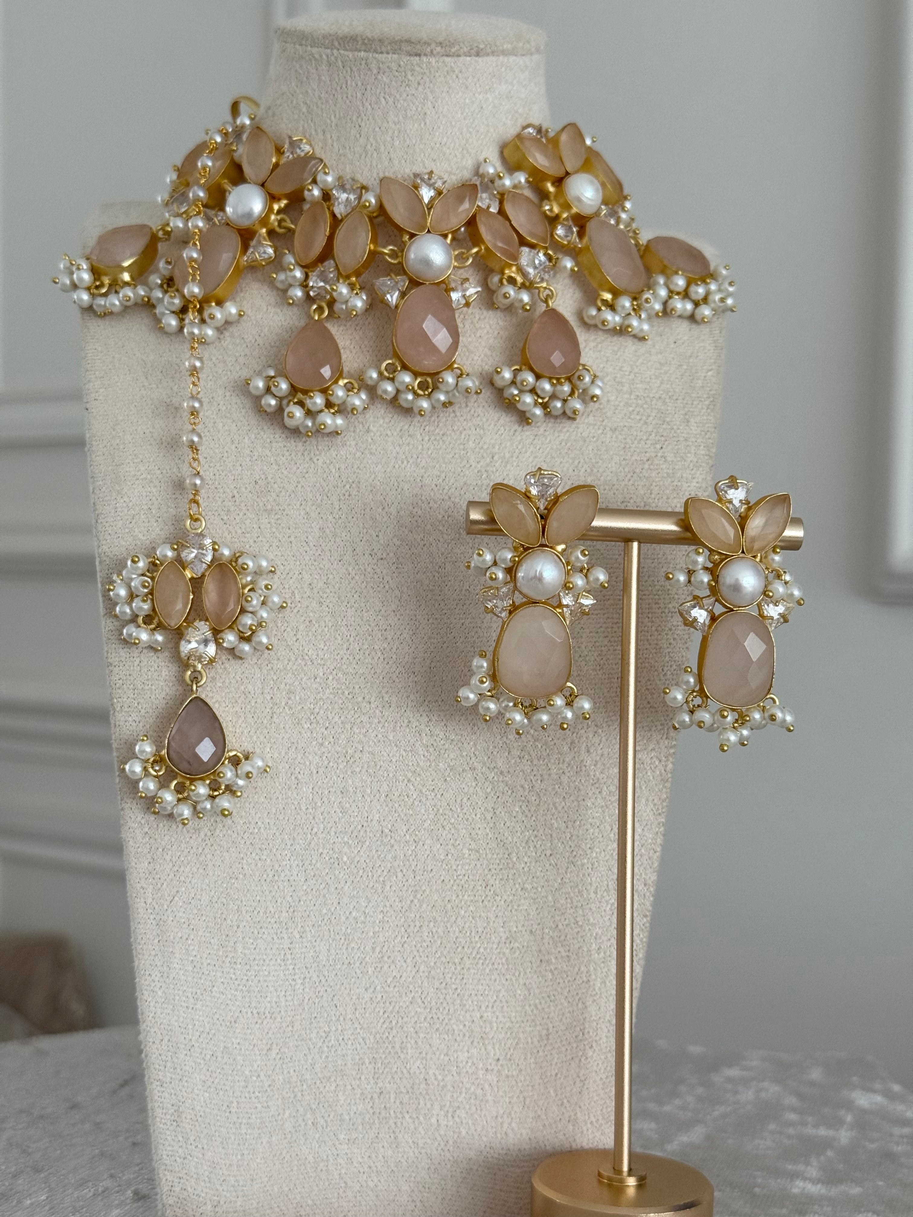 Dalia rose quartz choker set