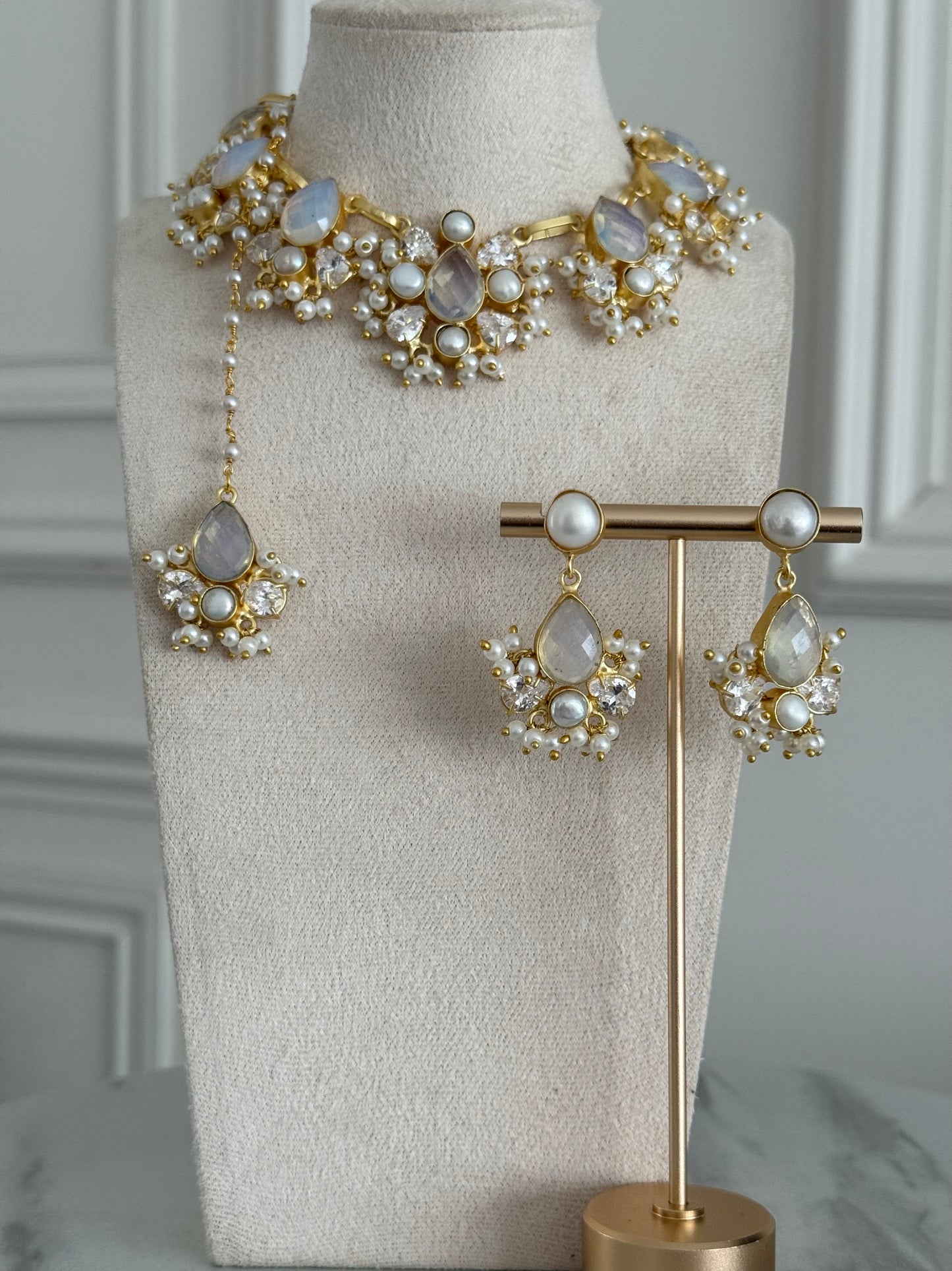 Enas moonstone necklace set