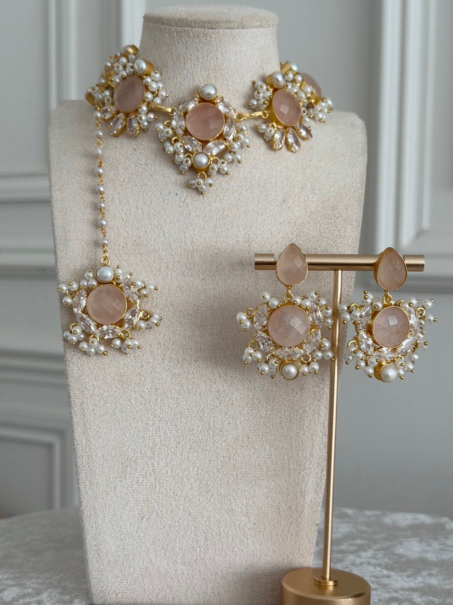 Esha rose quarts necklace set