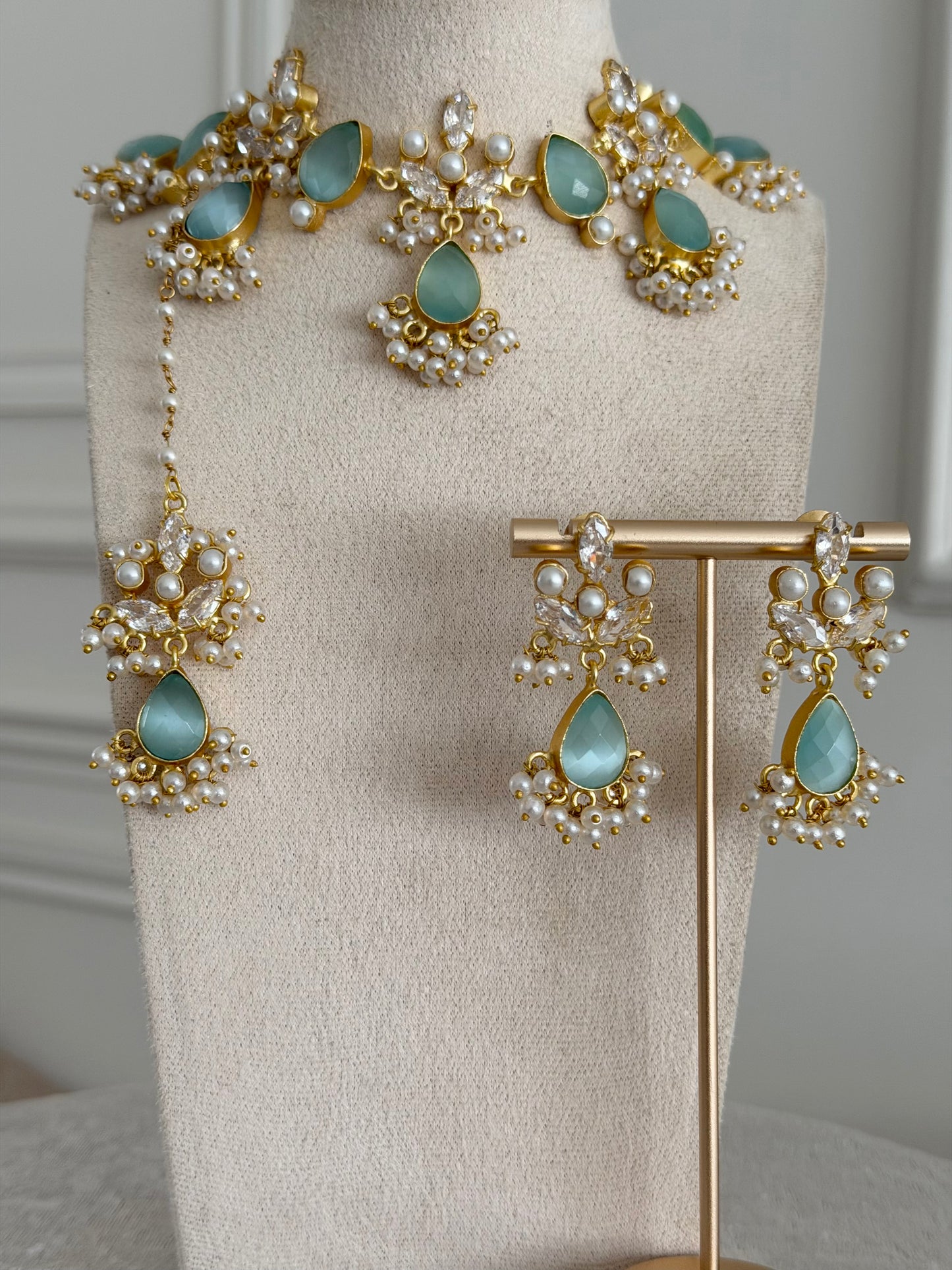 Liyana Blue Necklace Set