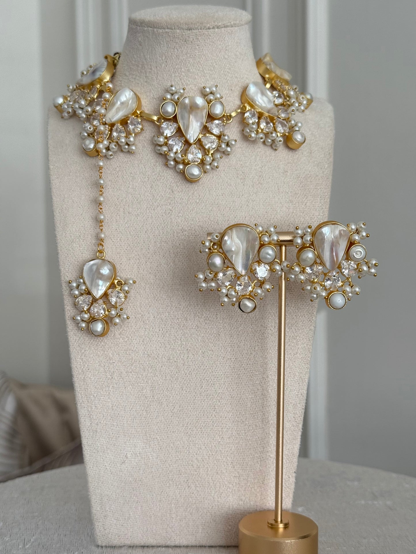 Haani pearl necklace set