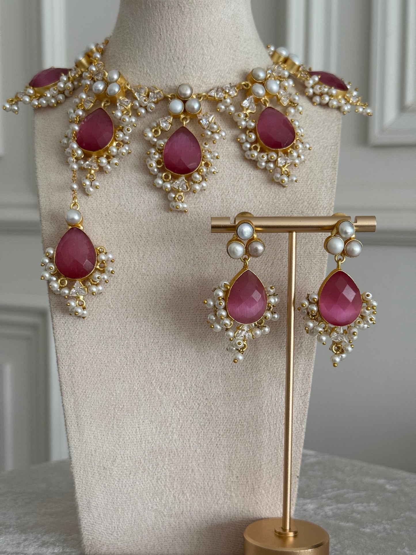 Habibi pink necklace set