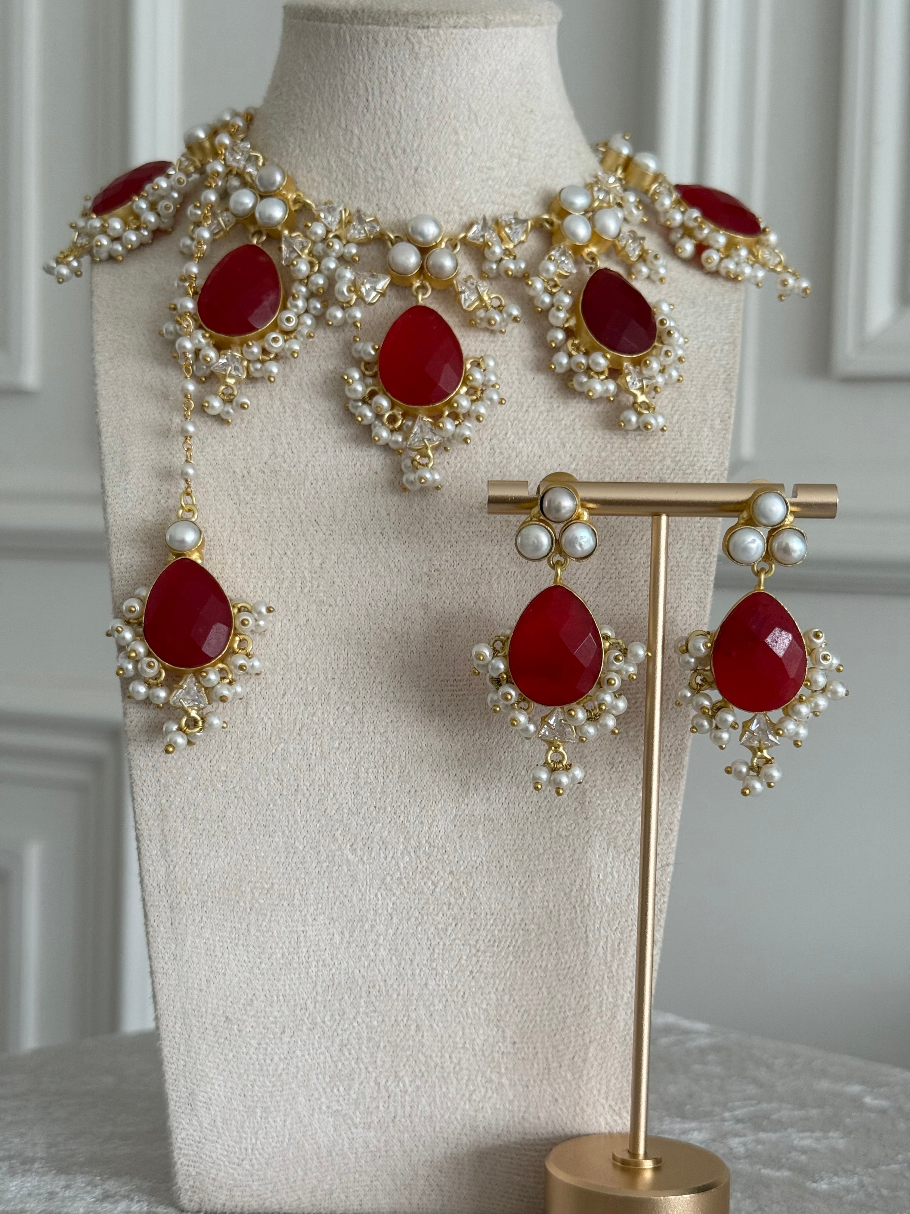 Habibi red necklace set