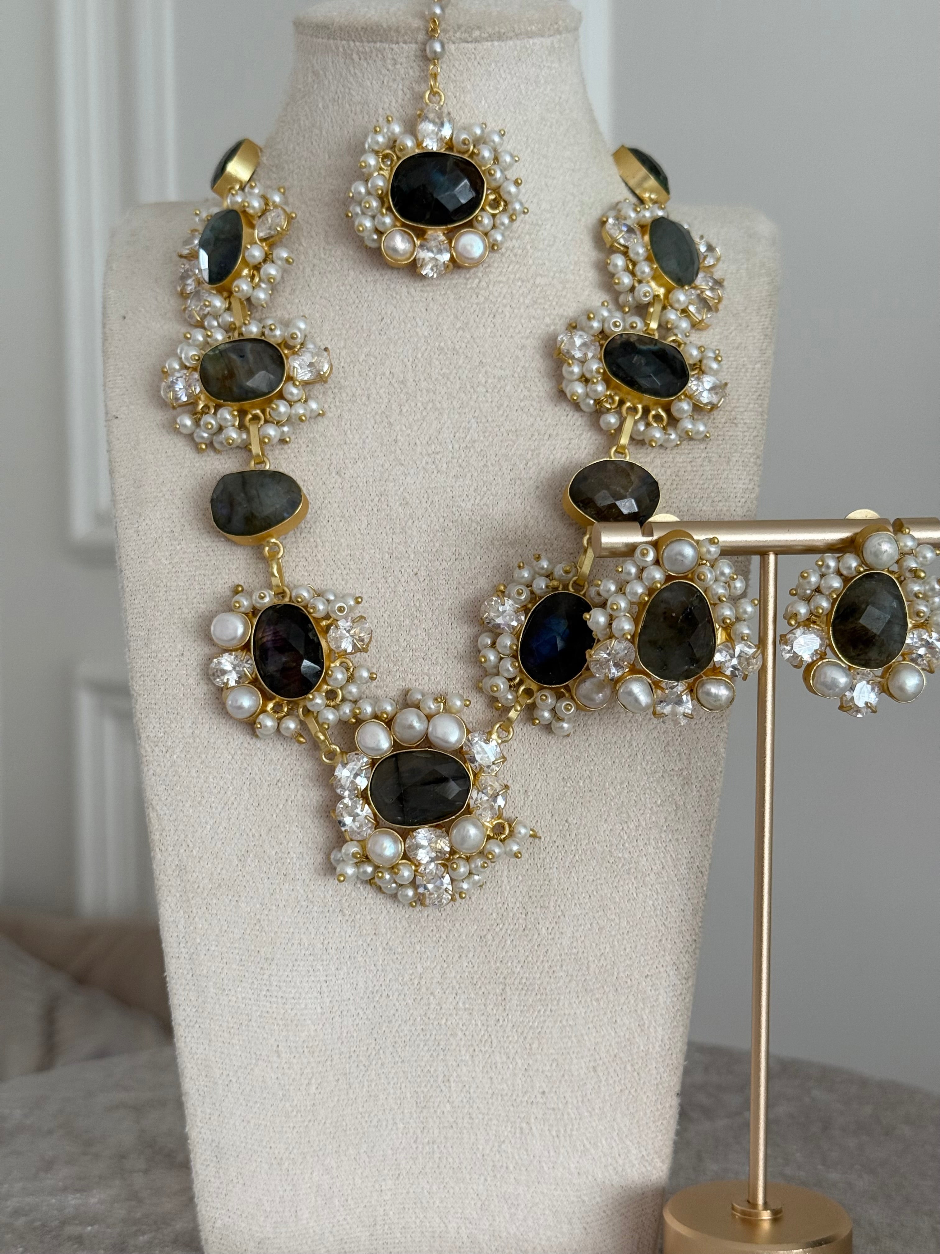 Hena dark grey mala set