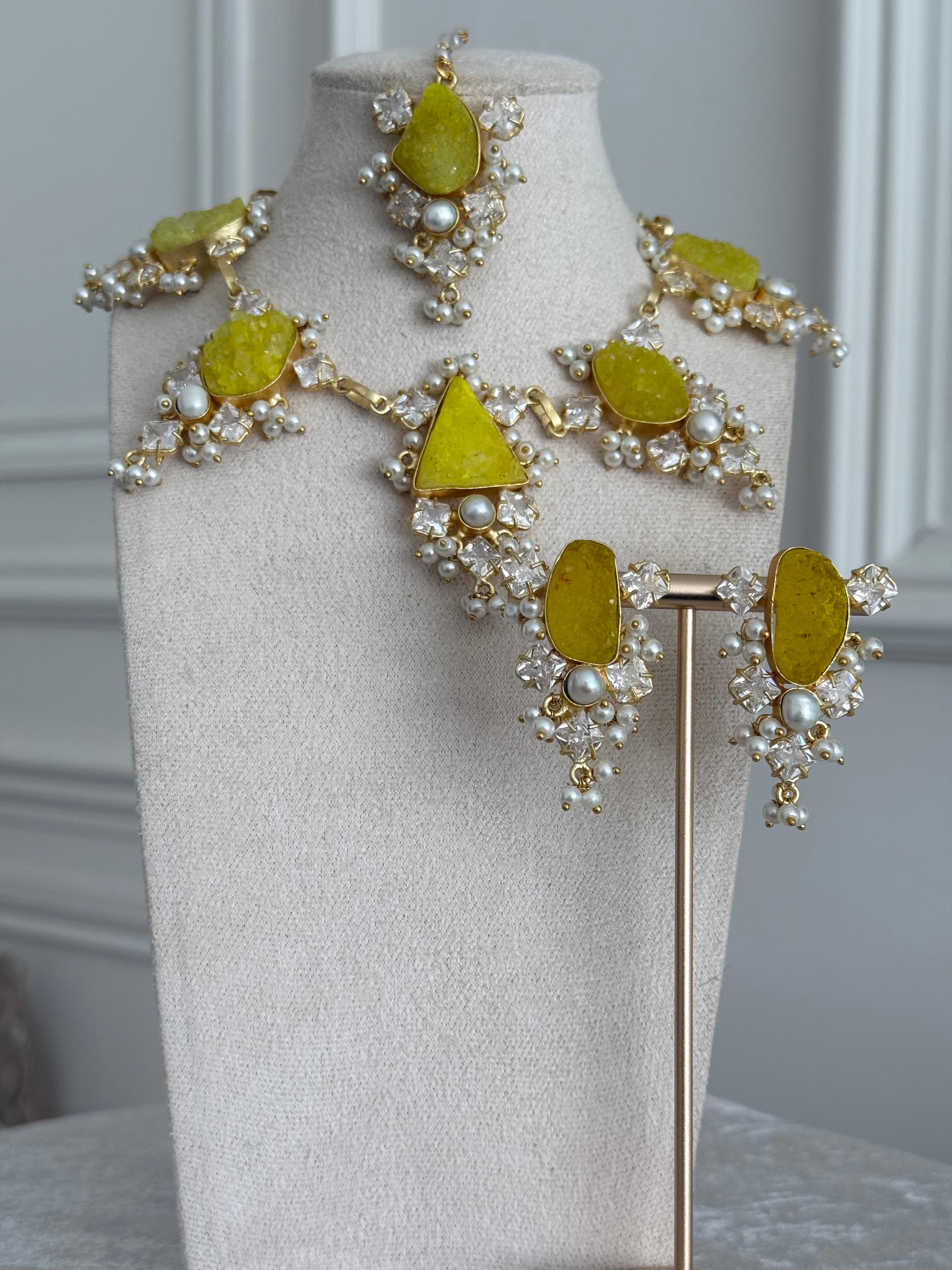 Hida lime necklace set