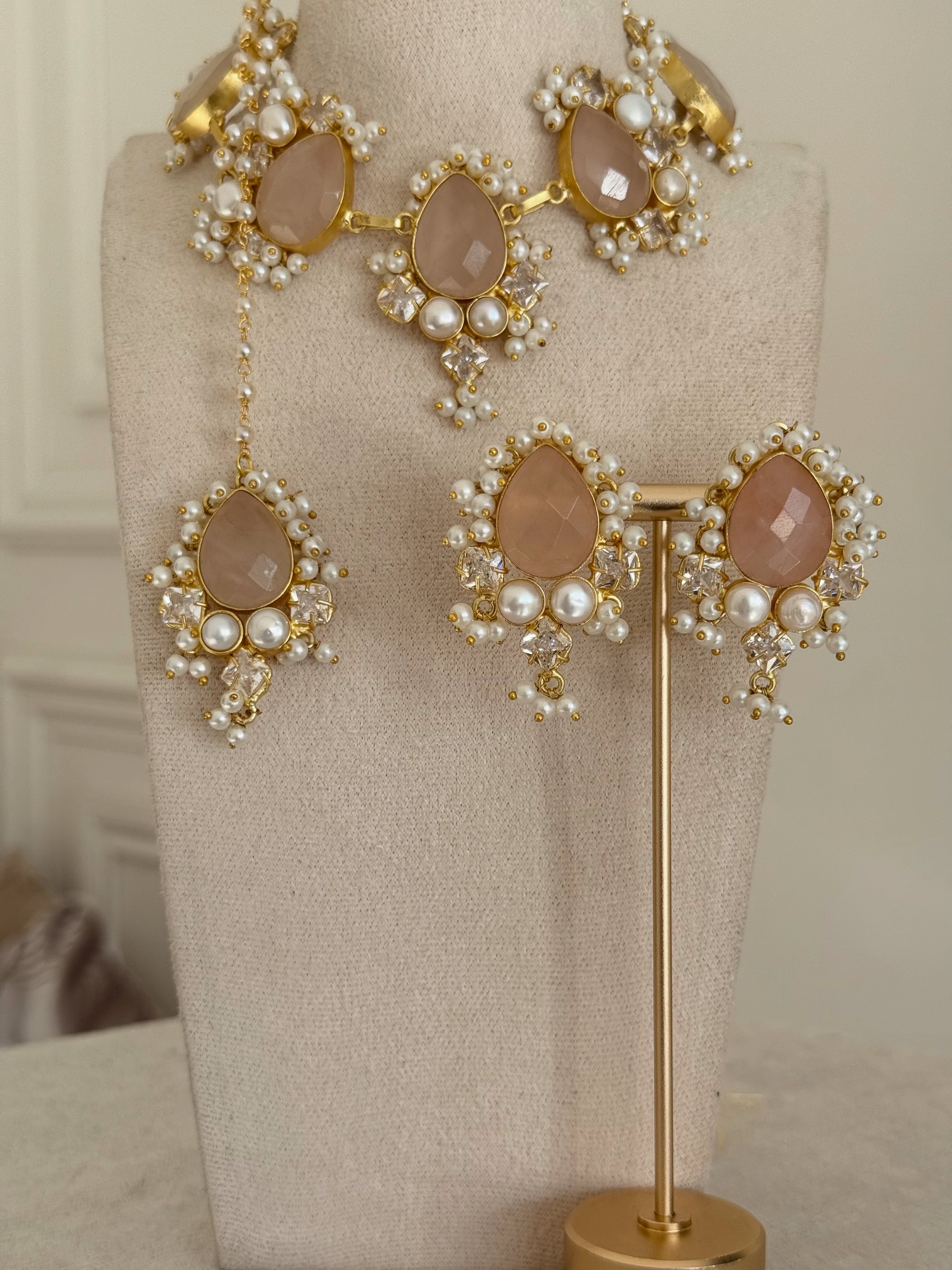 Layali Rose Quartz Necklace Set