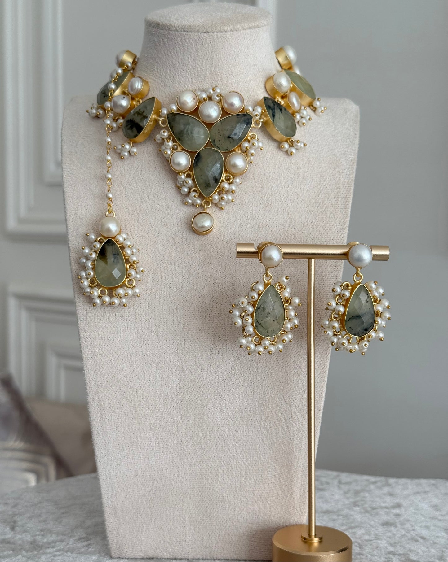 Hira prehnite necklace set