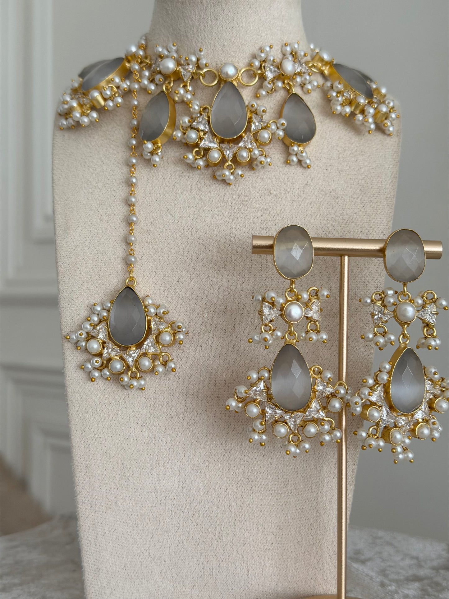 Habibty Grey Necklace Set