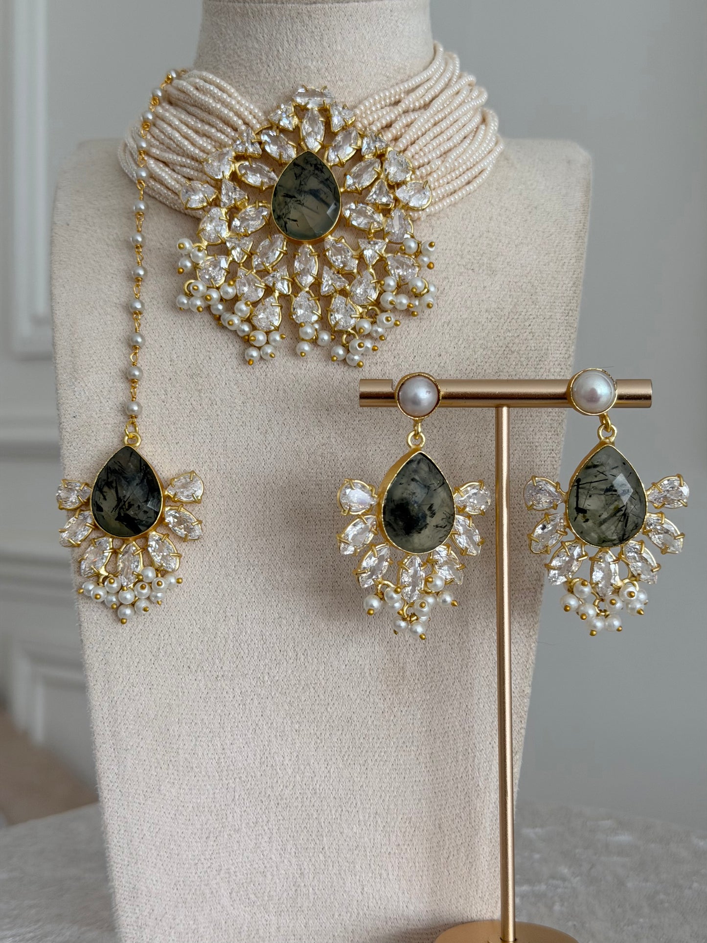 Haneen Prehnite Choker Set