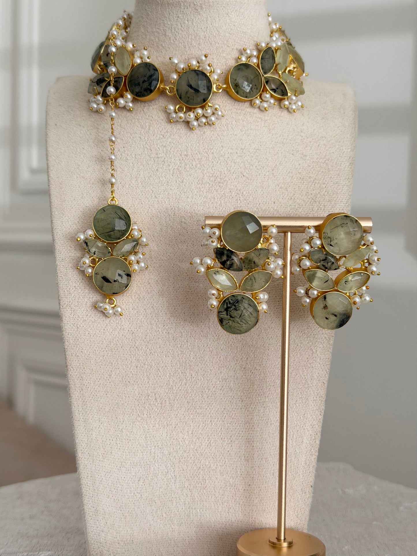Maya Prehnite Choker Set