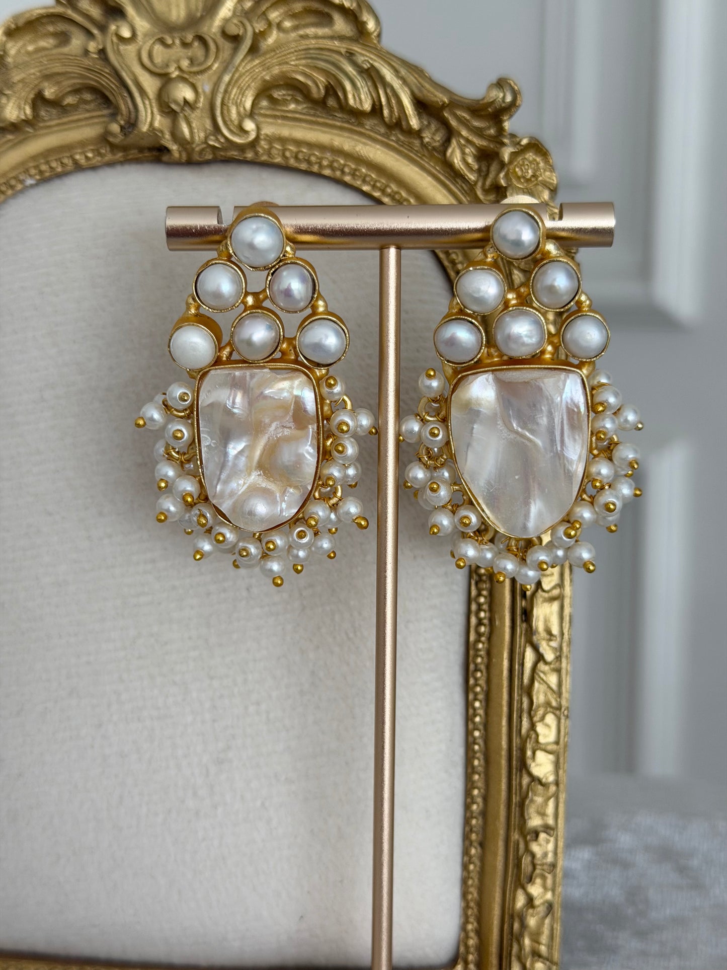 Arooj Pearl Earrings