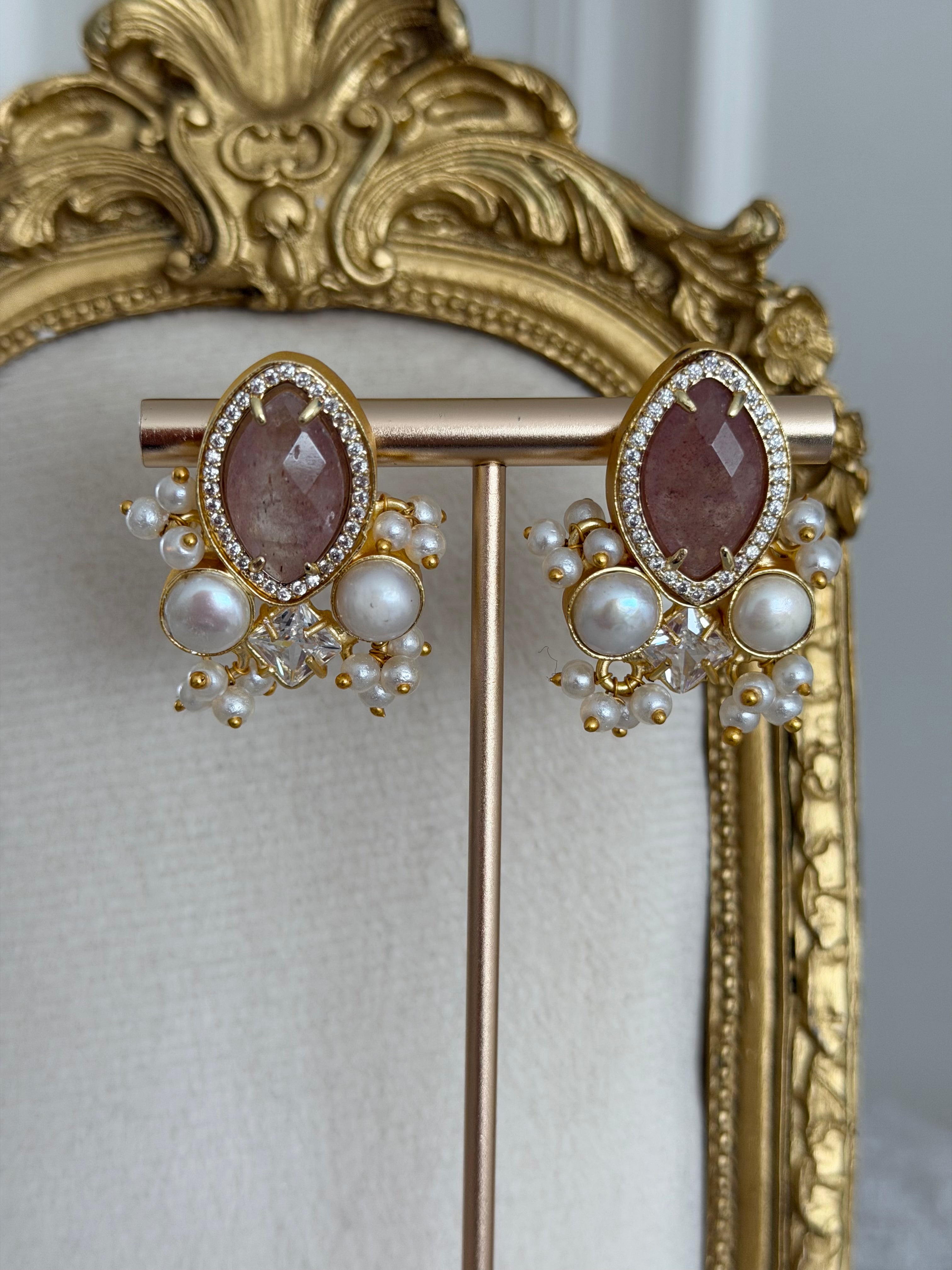Mila Mauve Pink Earrings