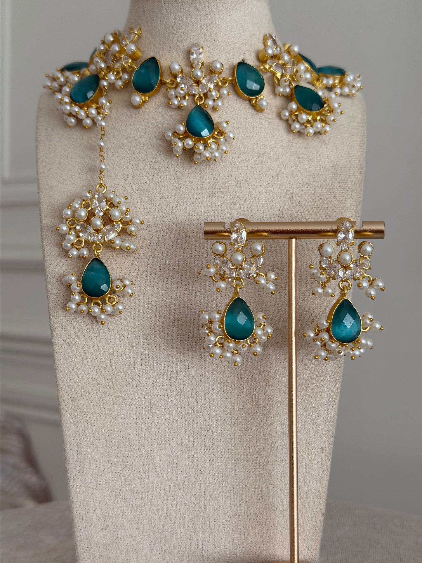 Liyana Teal Necklace Set