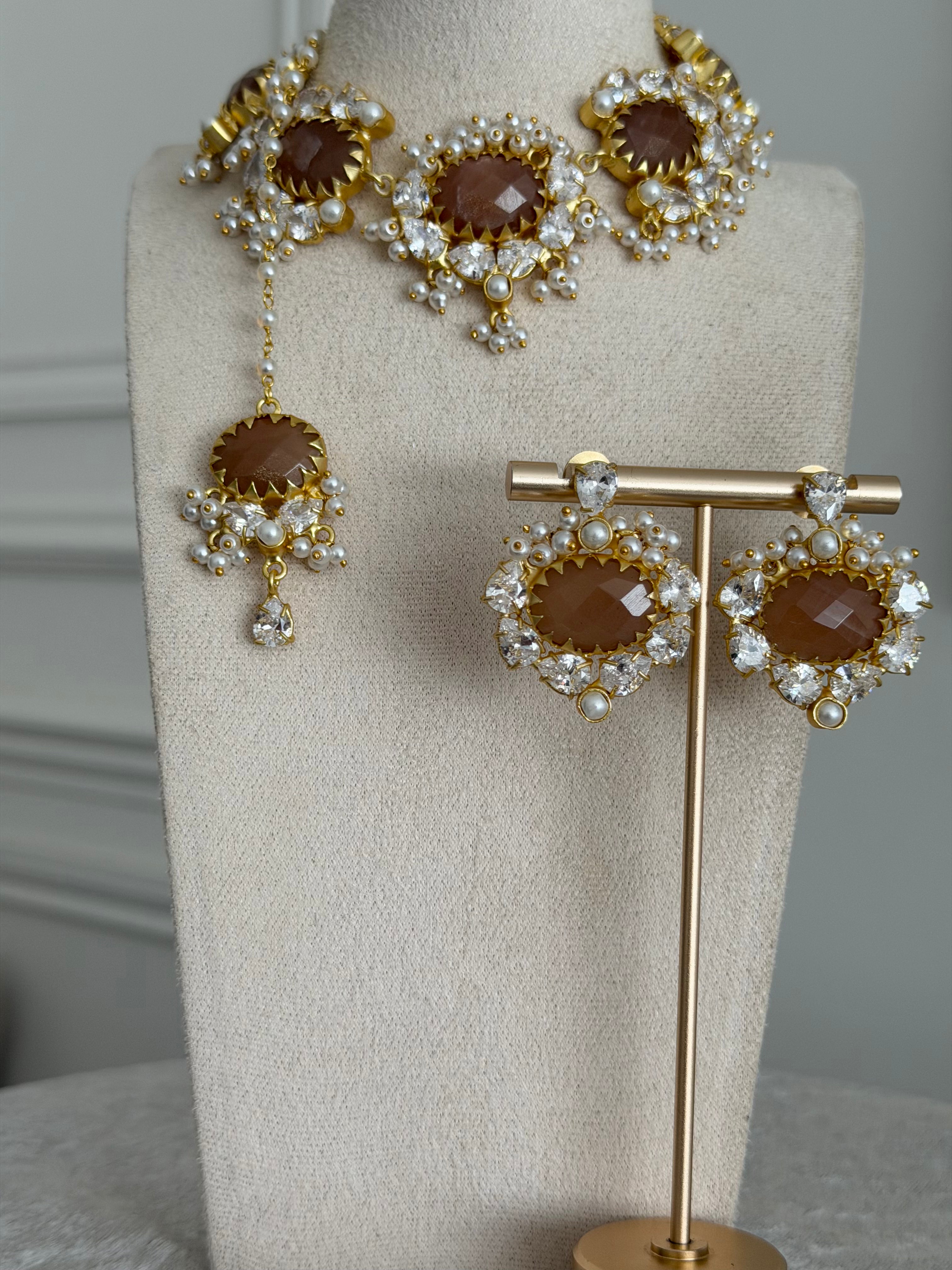 Mona Brown Necklace Set