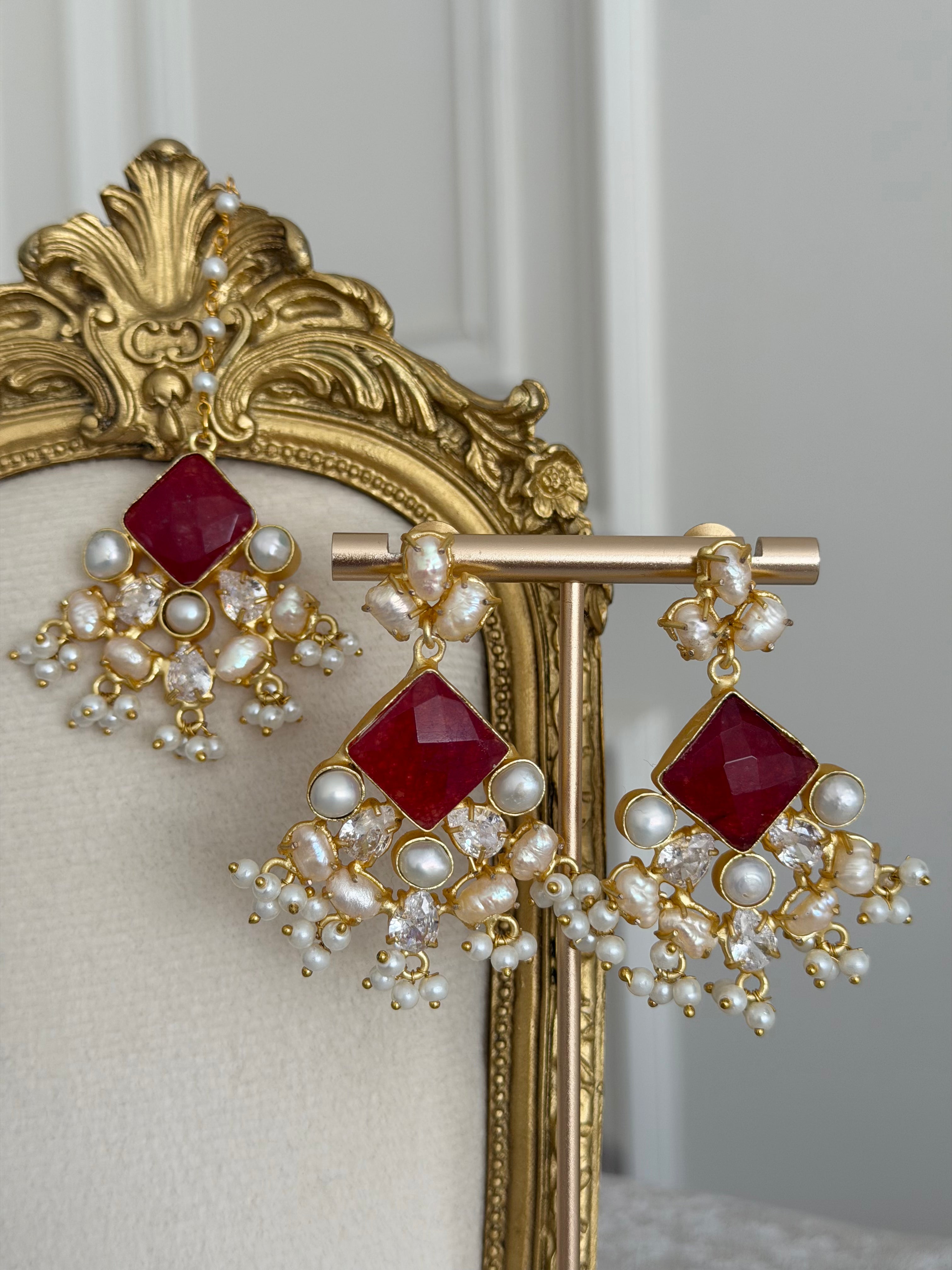 Sona Red Tikka Set