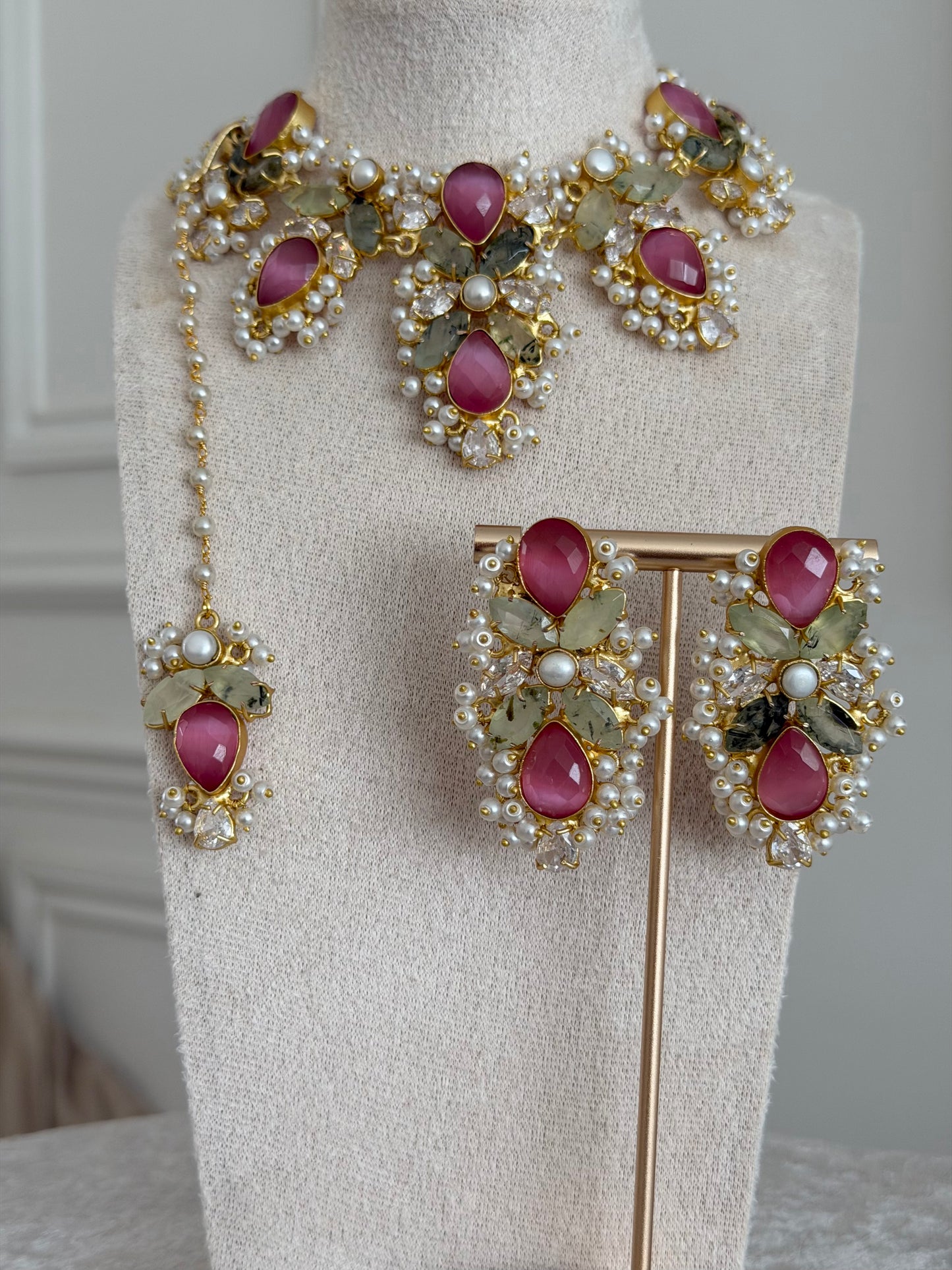 Lara Pink & Prehnite Necklace Set
