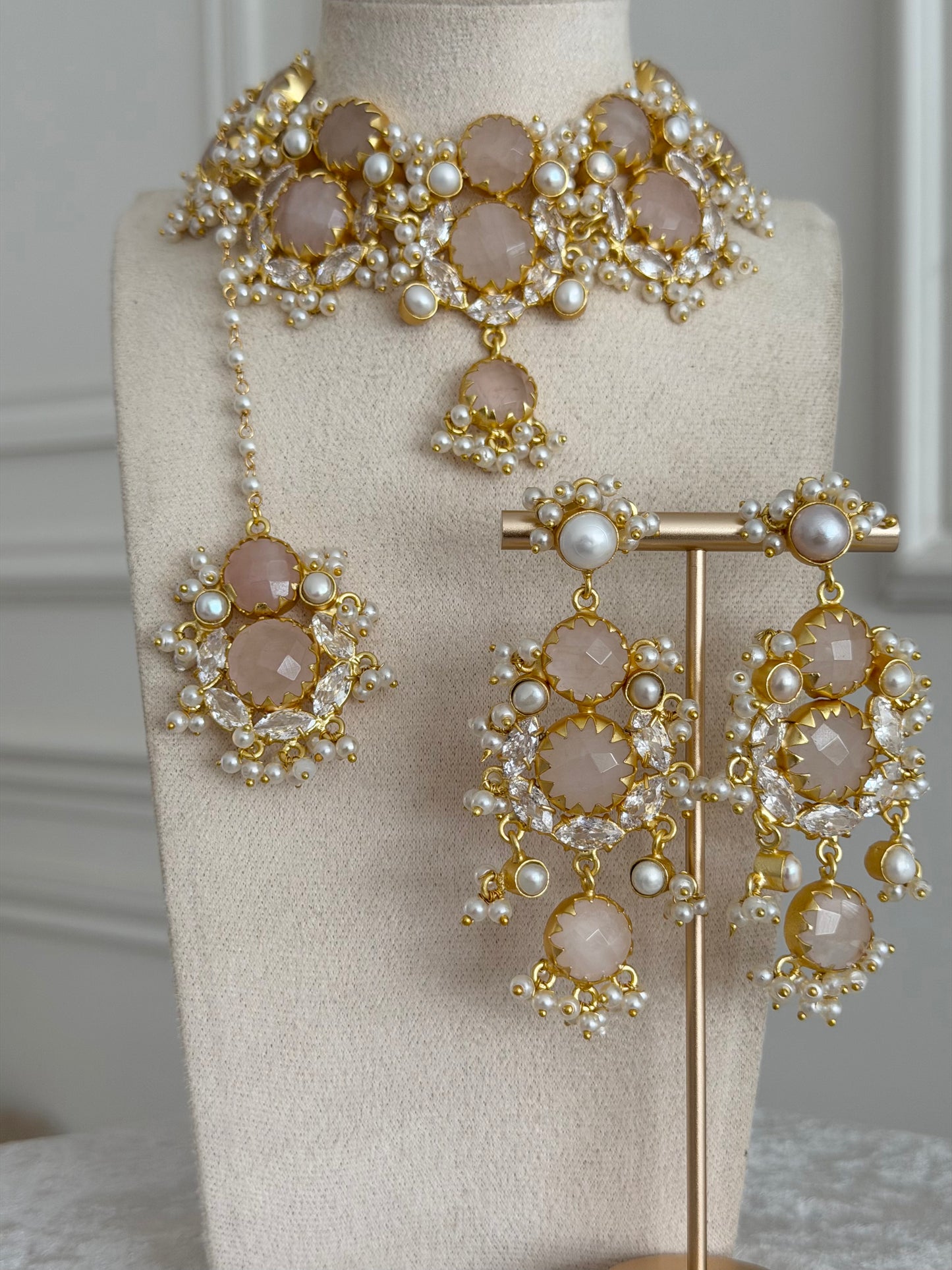 Maira Rose Quartz Choker Set