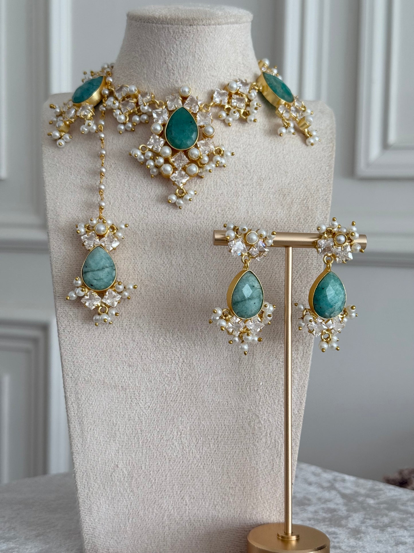 Jamila blue necklace set