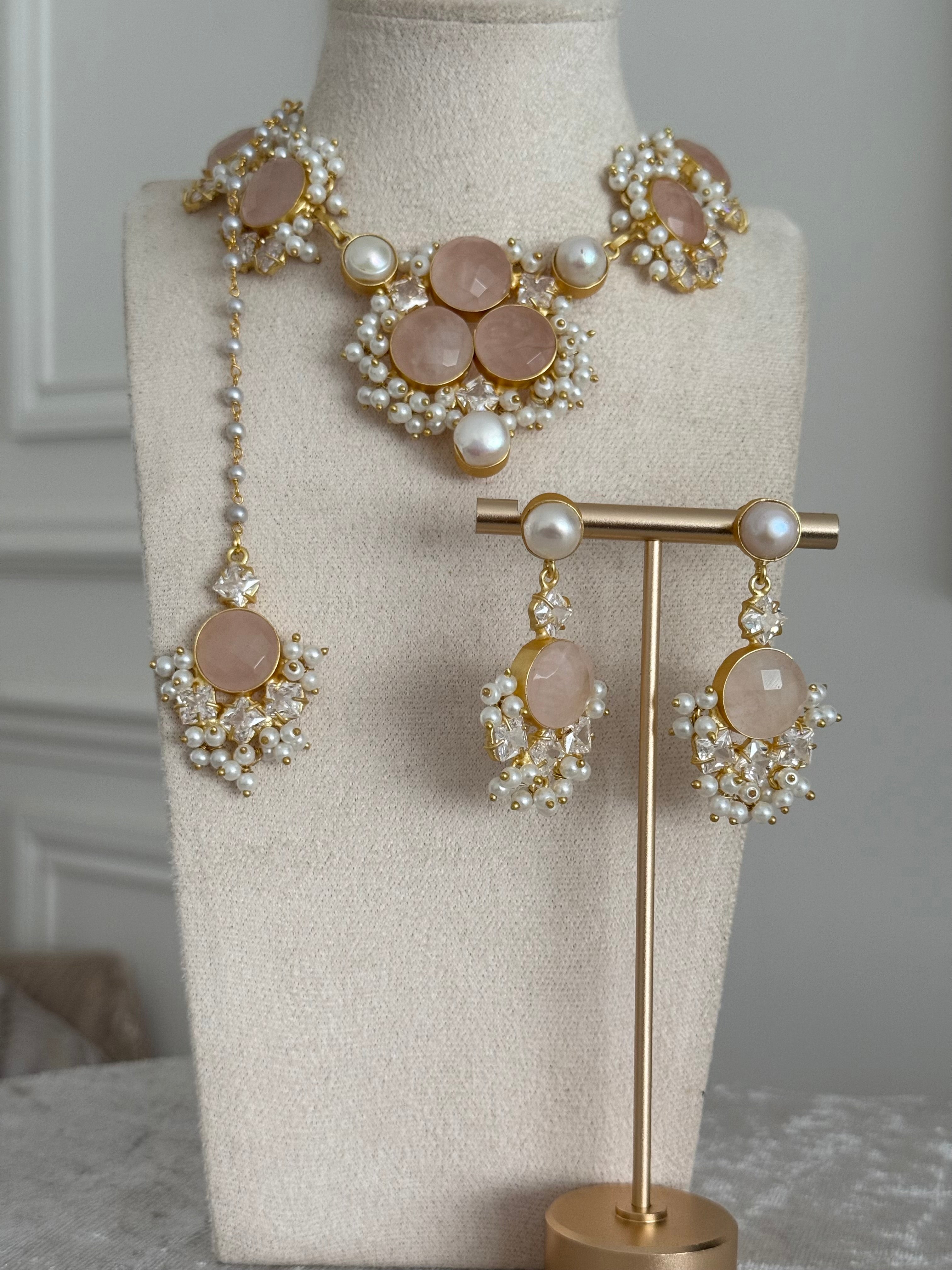 Lamis rose quartz necklace set