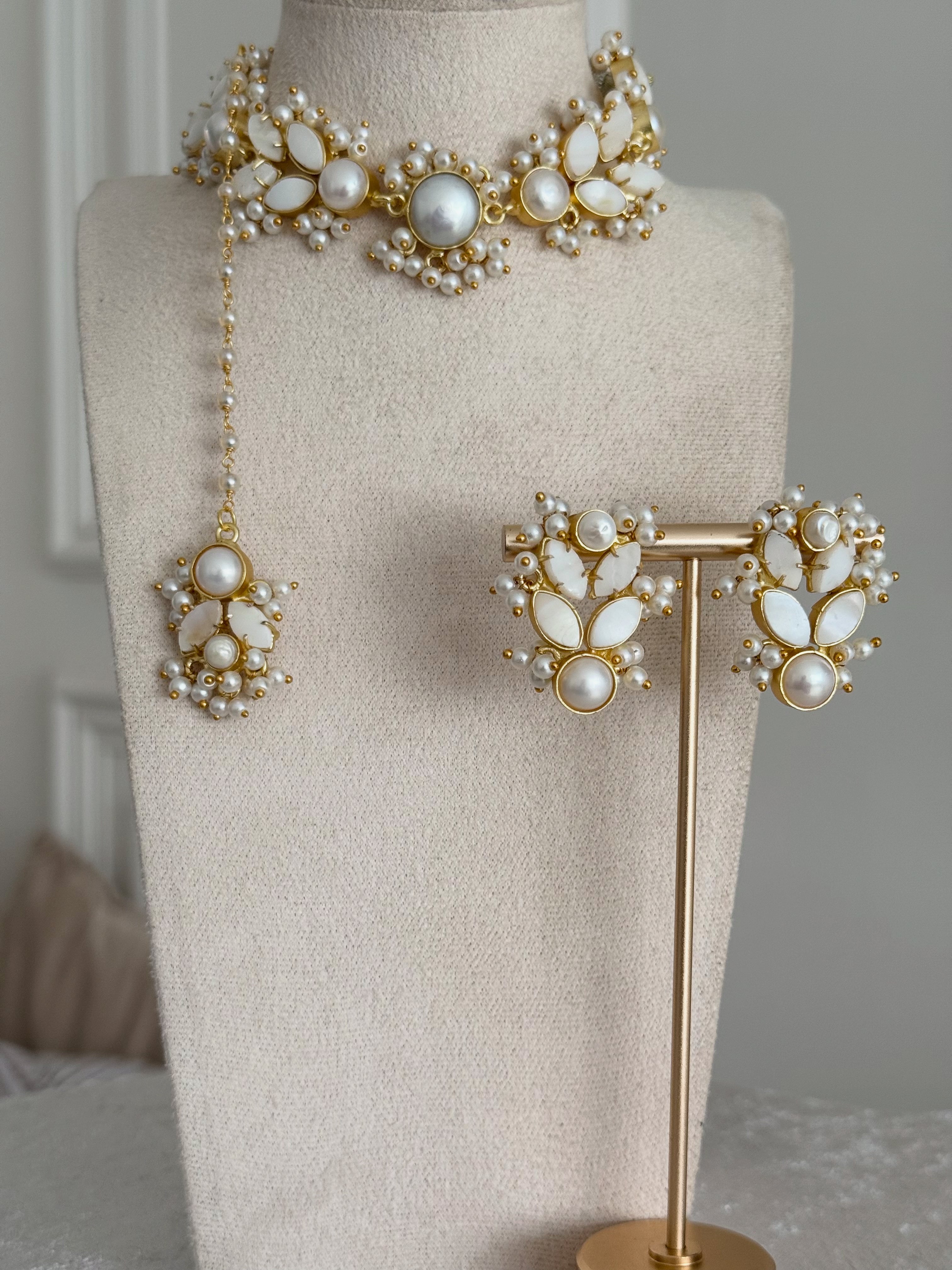 Maya White Pearl Choker Set