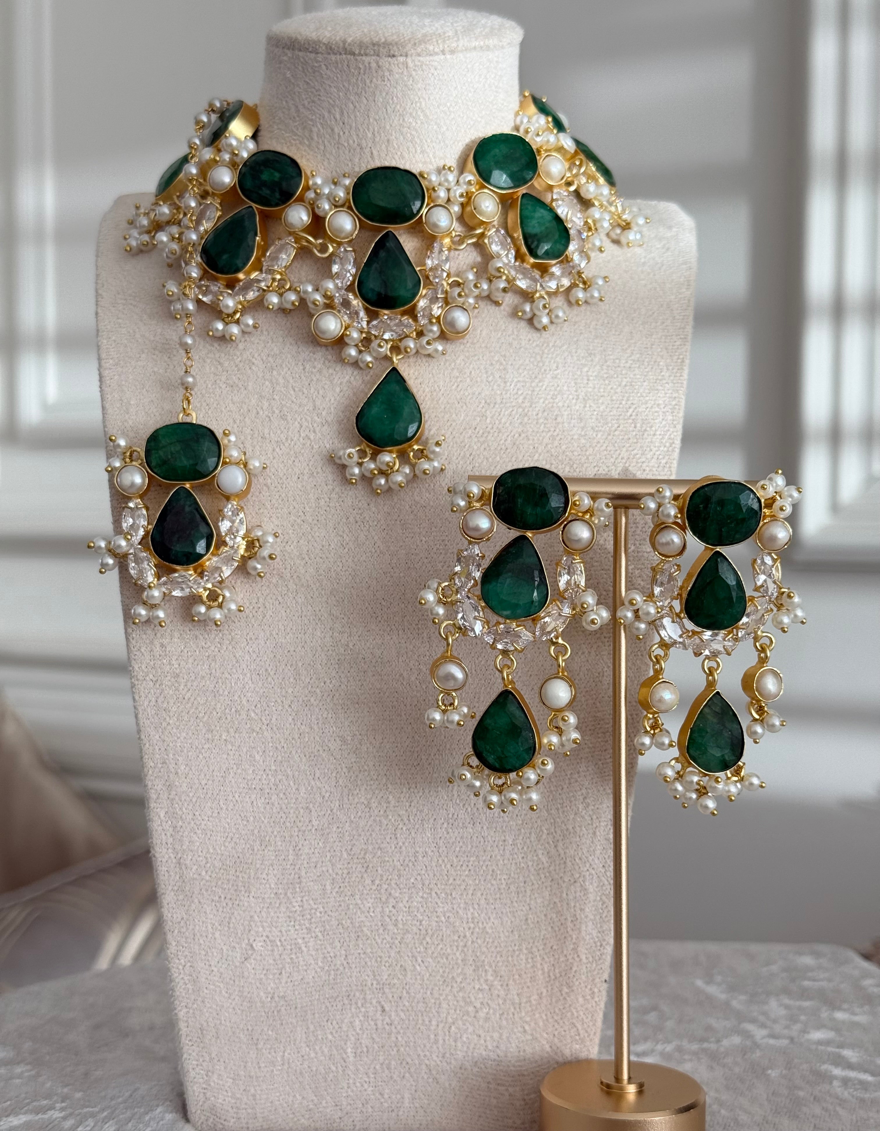 Noor Green choker set