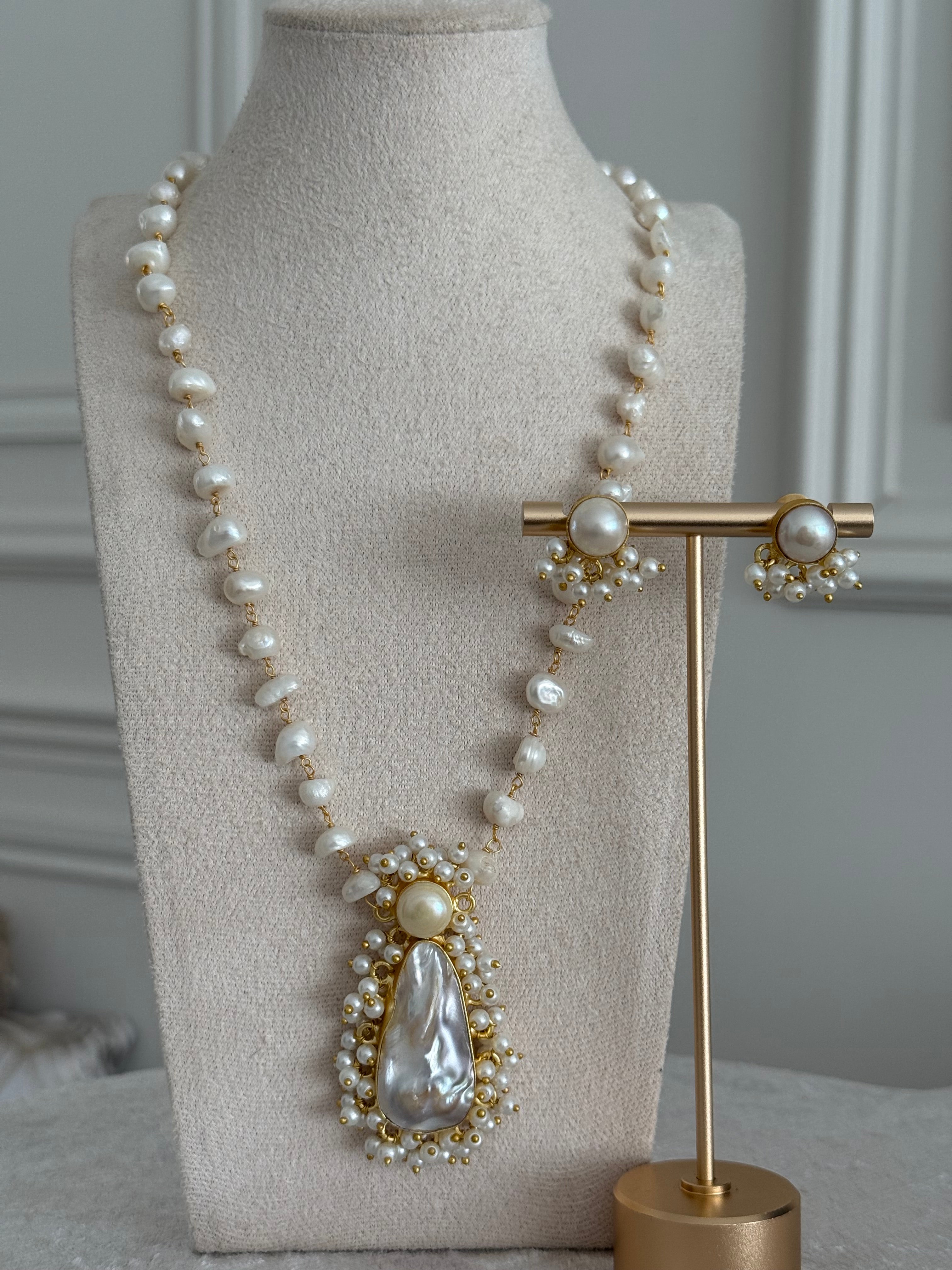 Soha Pearl Mala Set