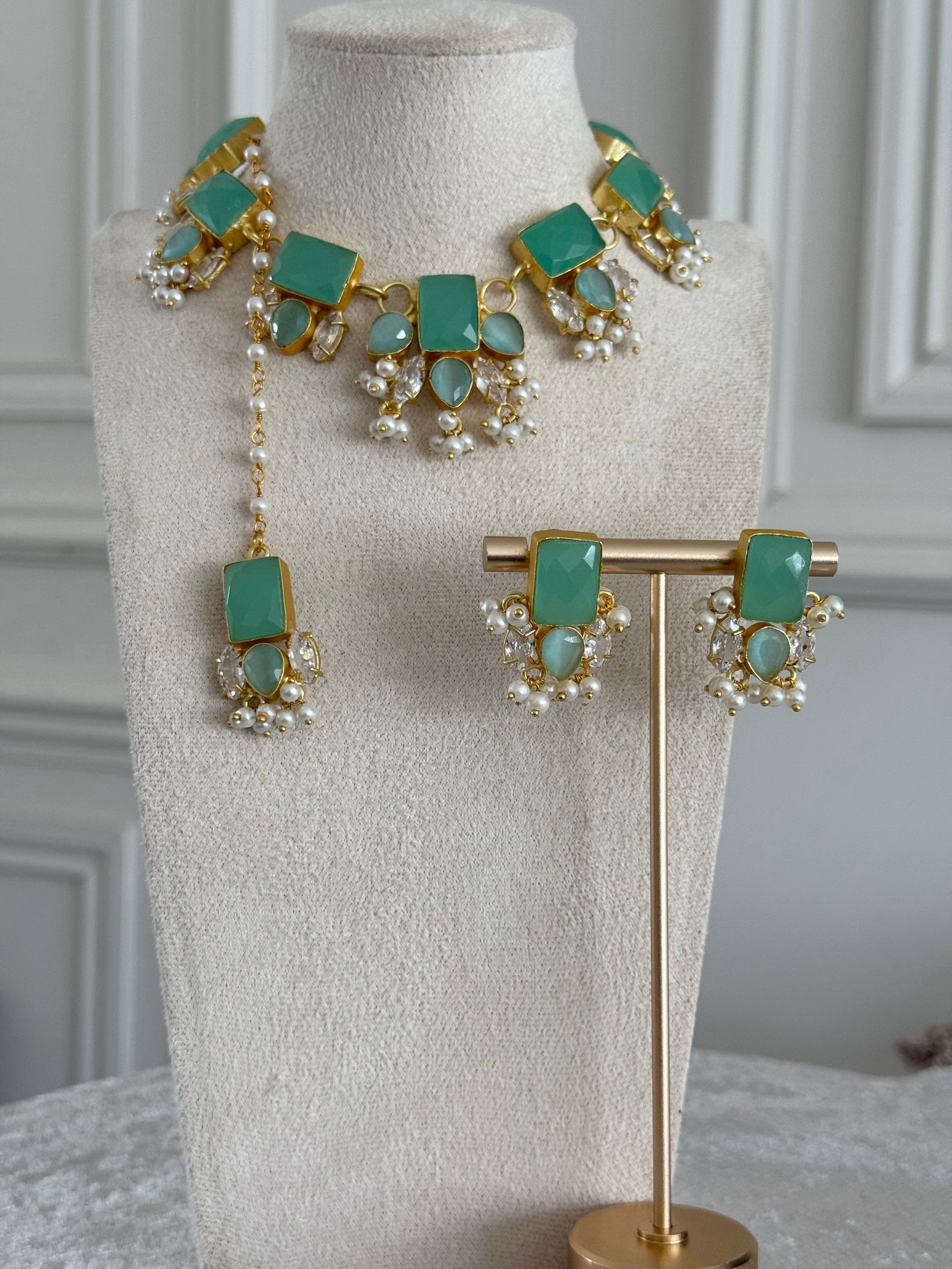 Surur jade necklace set