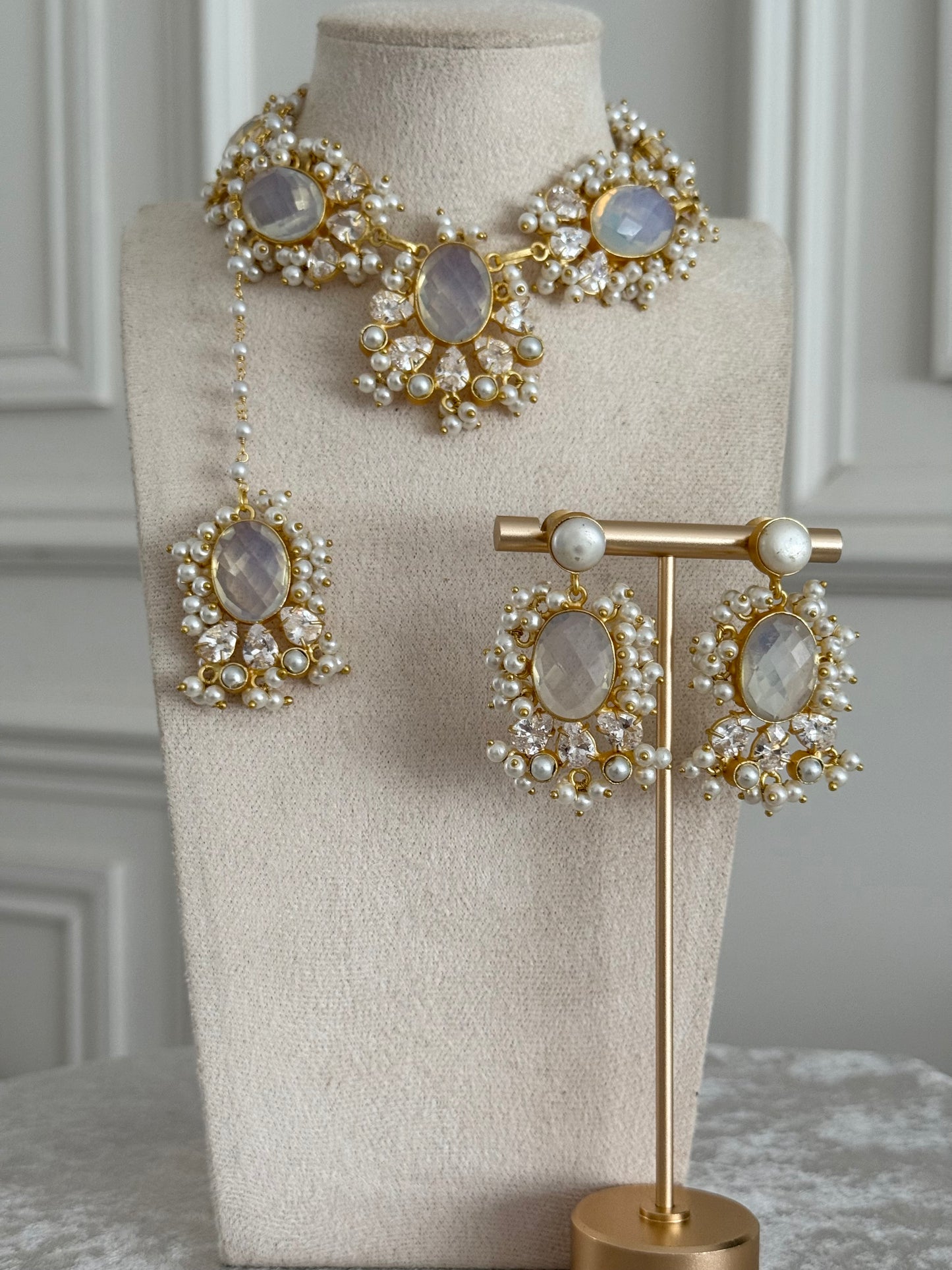 Zoya moonstone necklace set