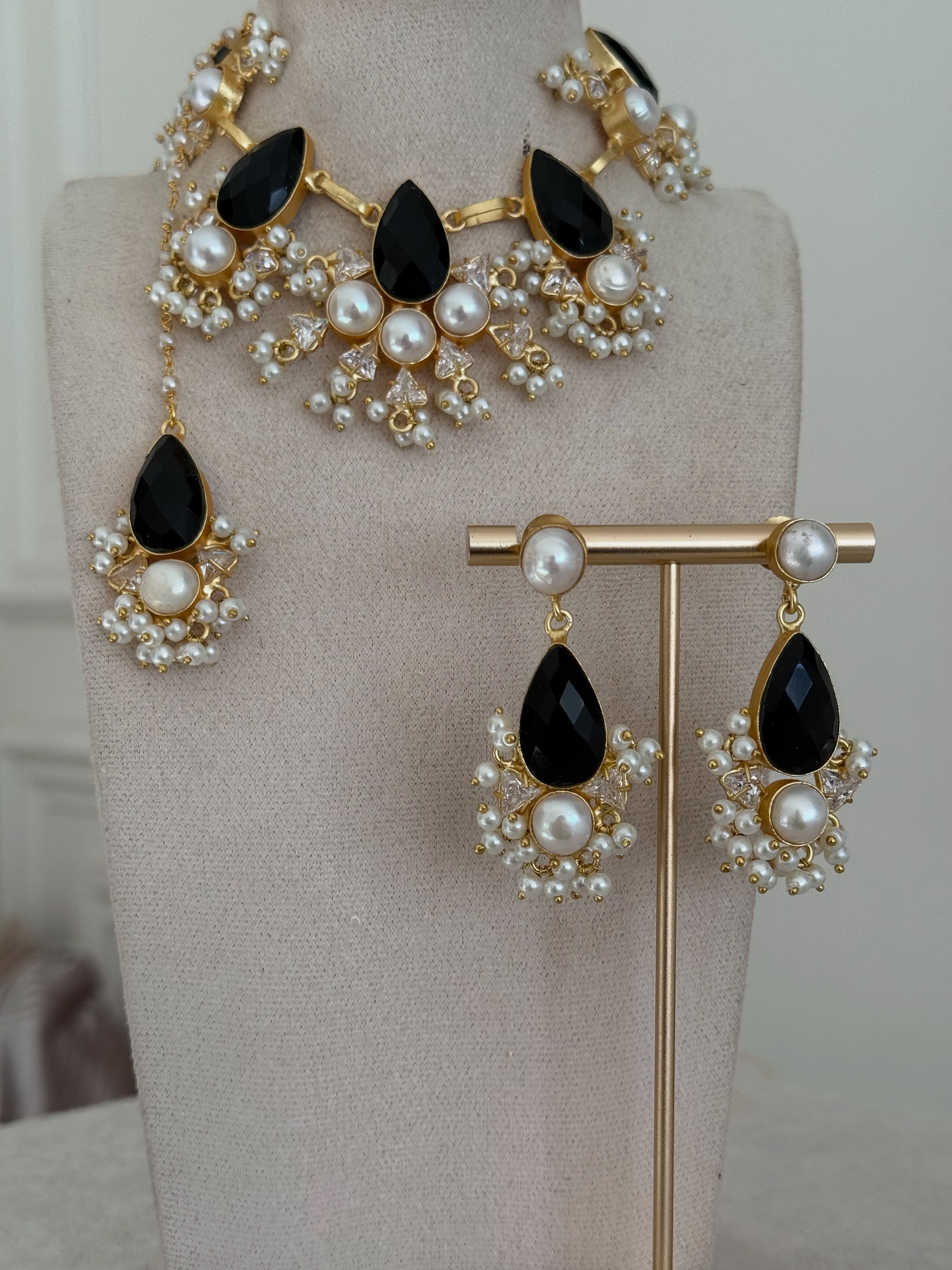Ayat Black Necklace Set