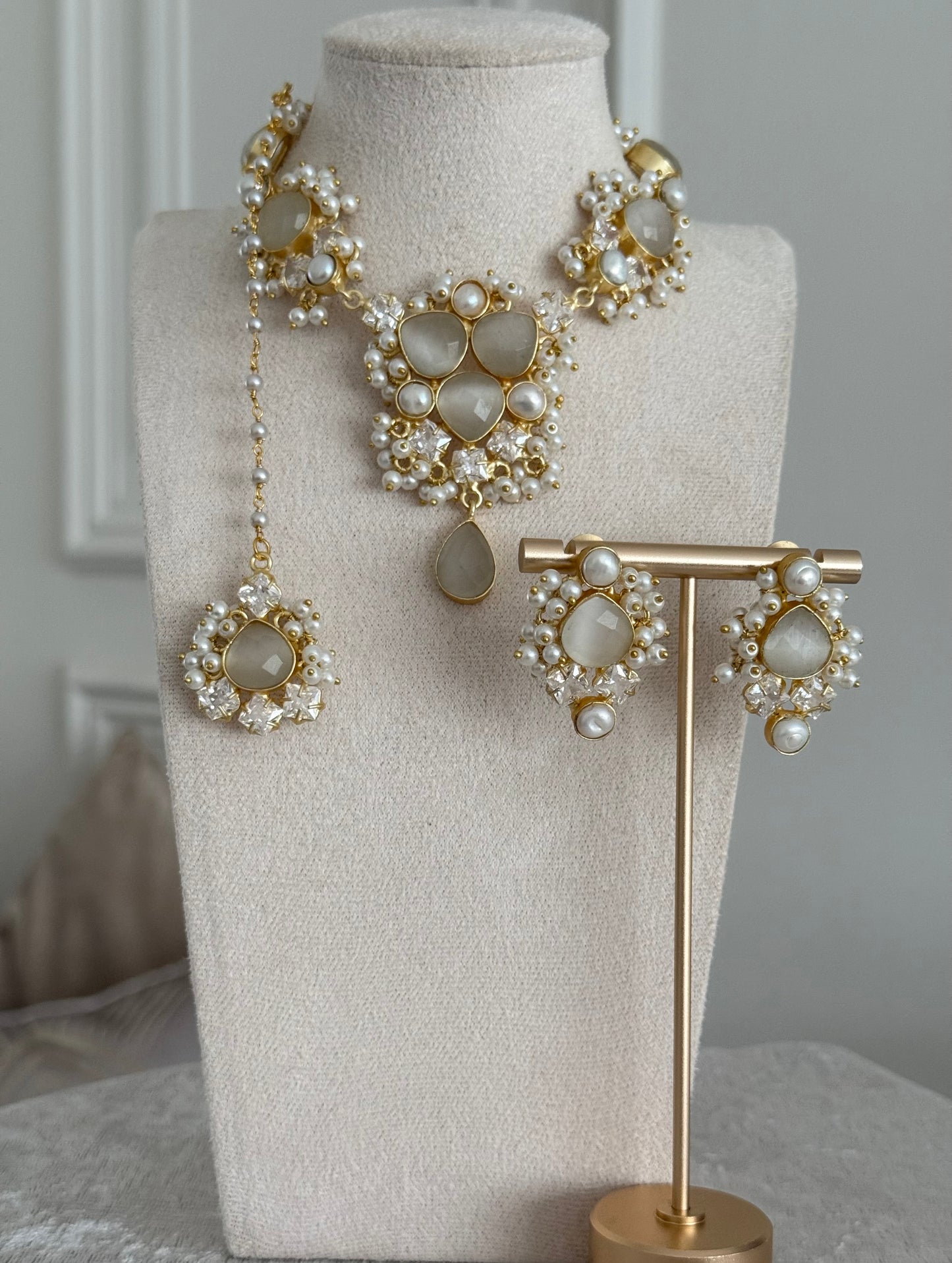 Aylin grey necklace set