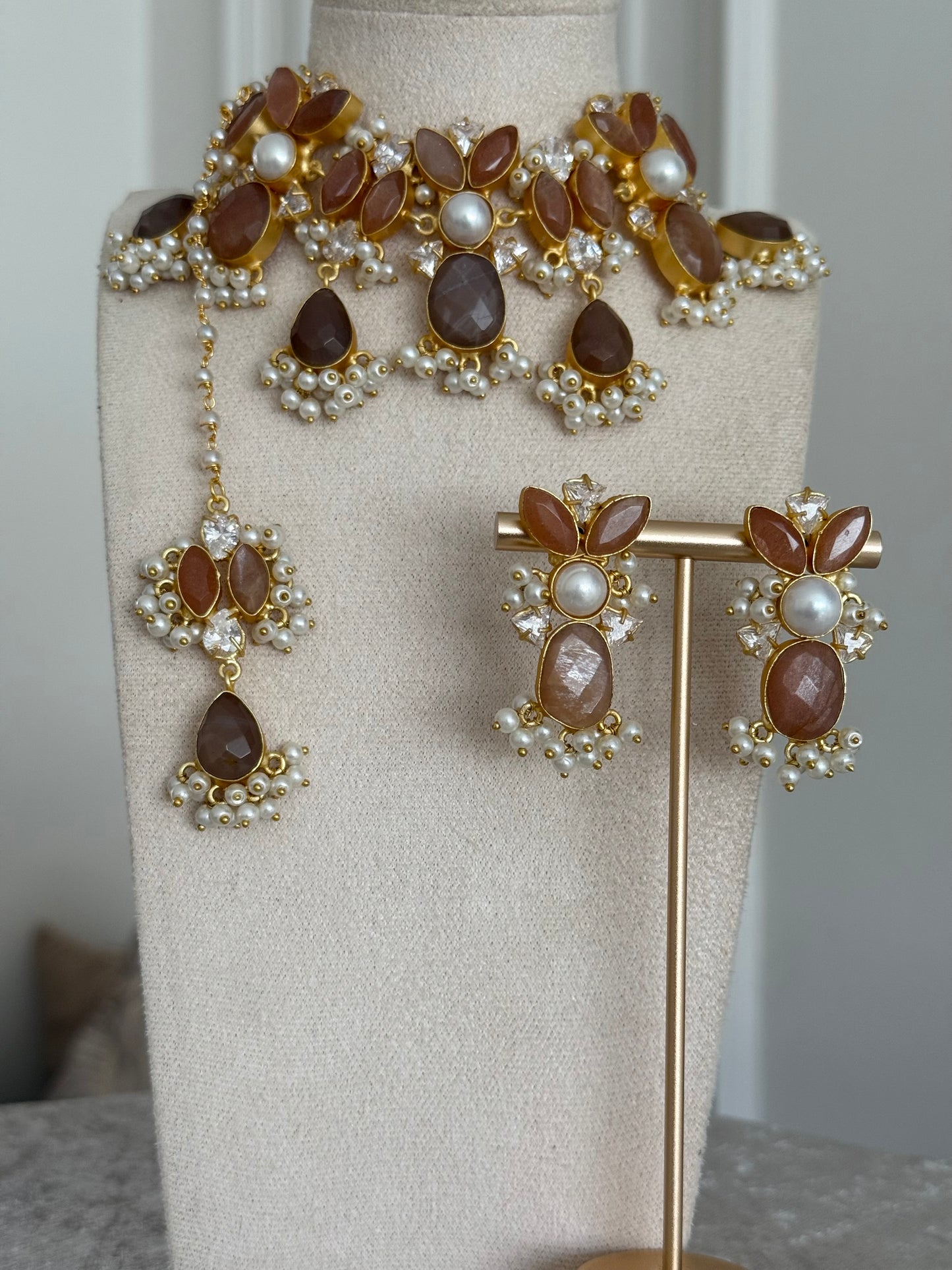 Dalia brown choker set