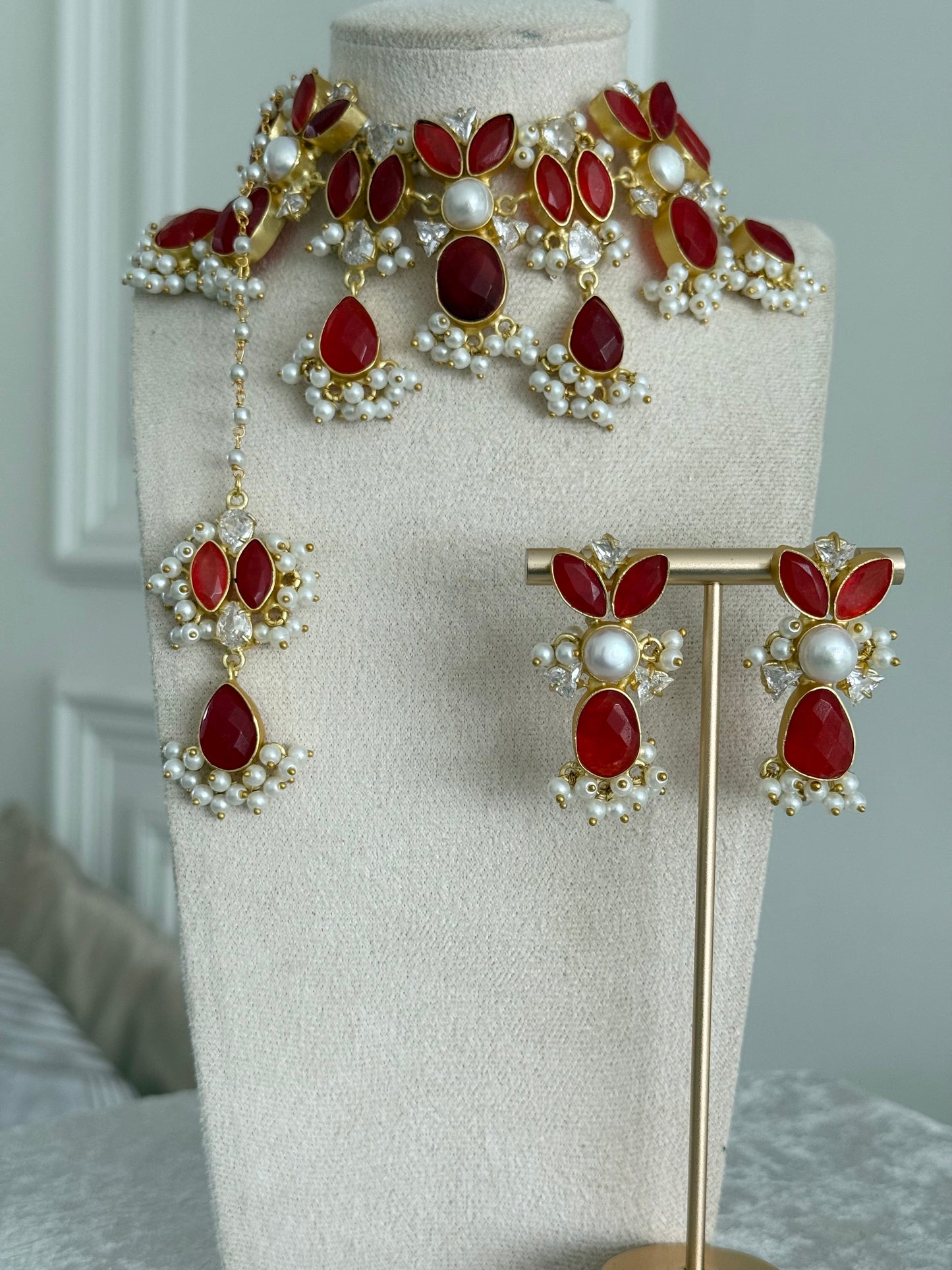 Dalia red choker set