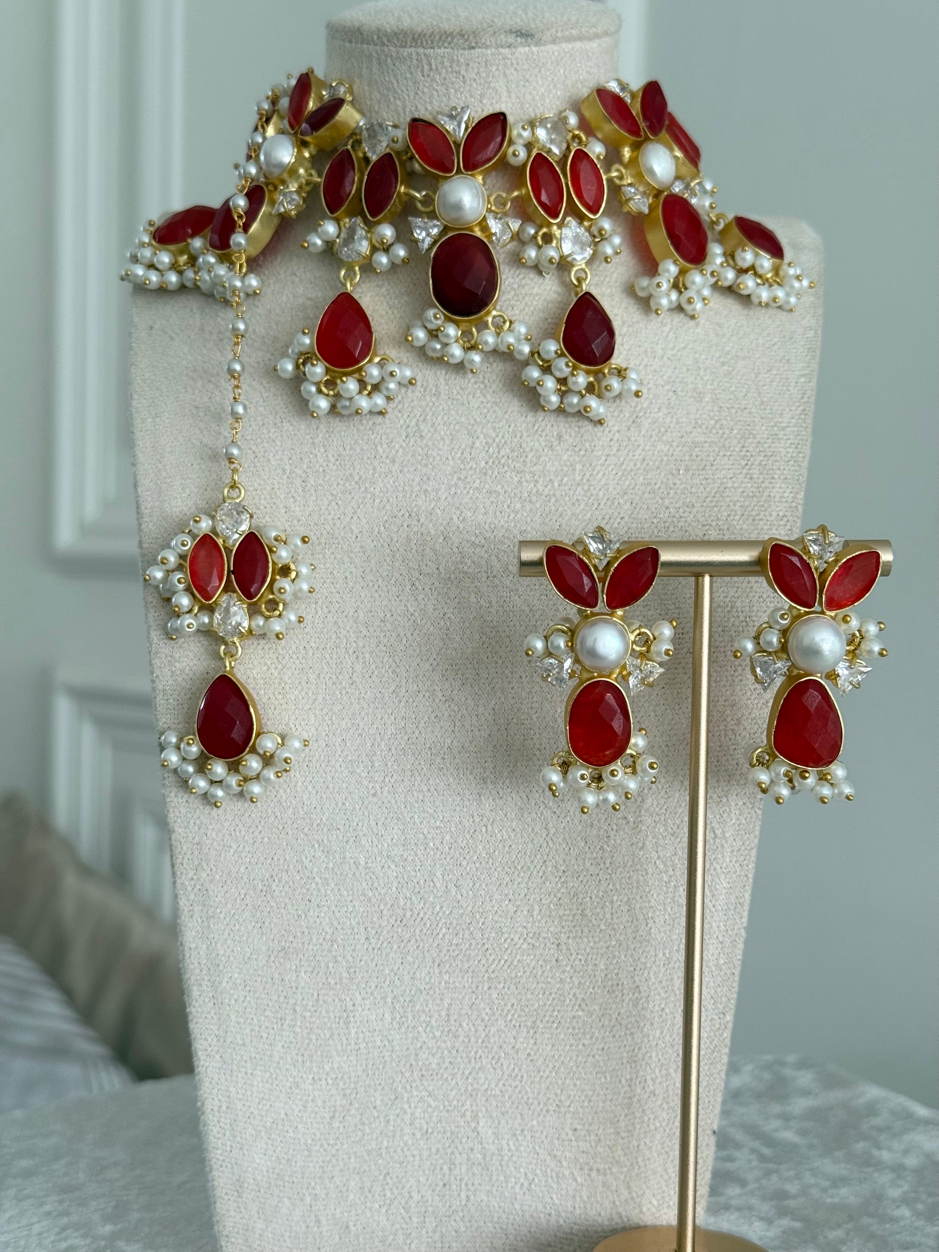 Dalia red choker set