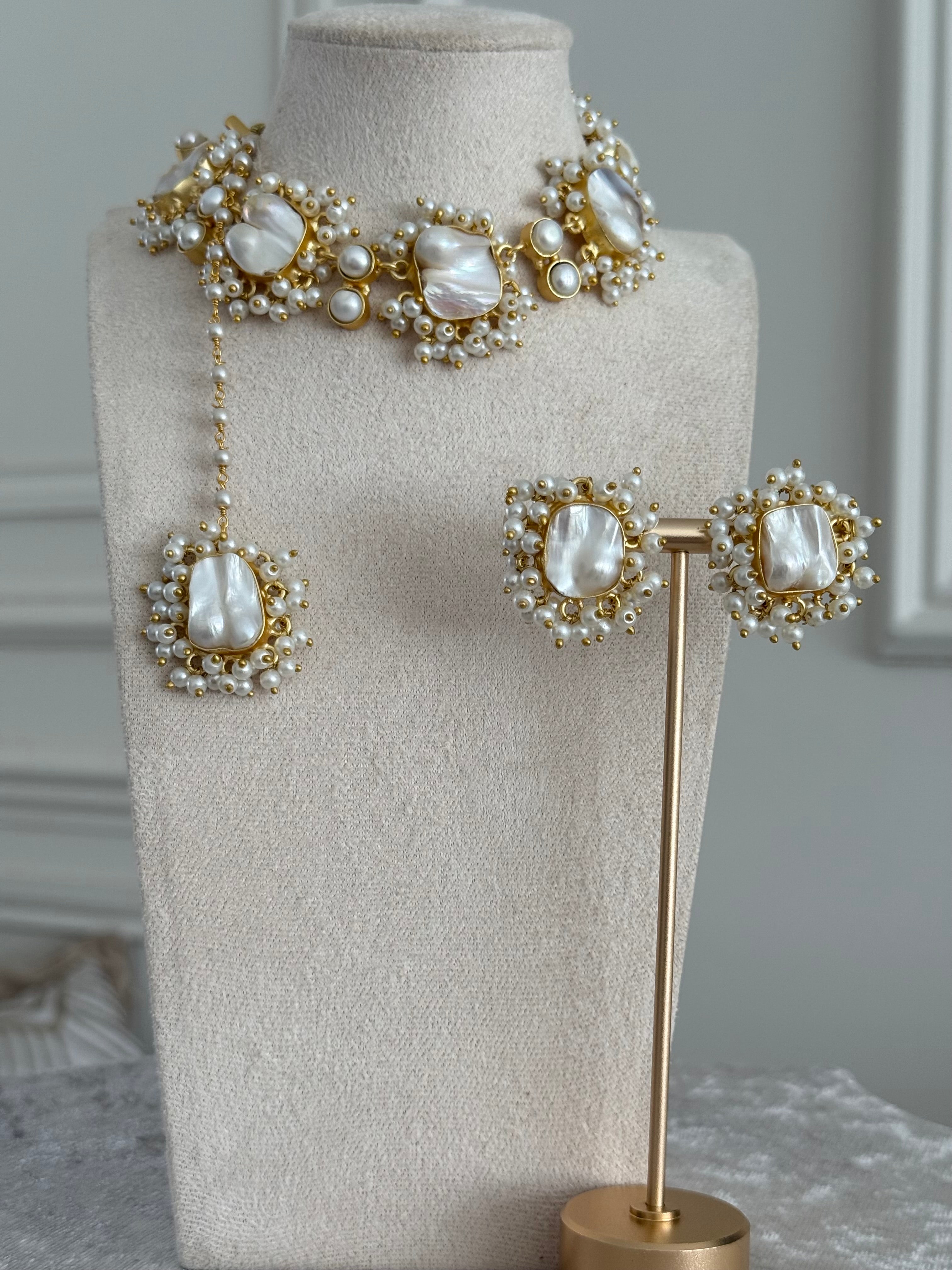 Dana pearl necklace set