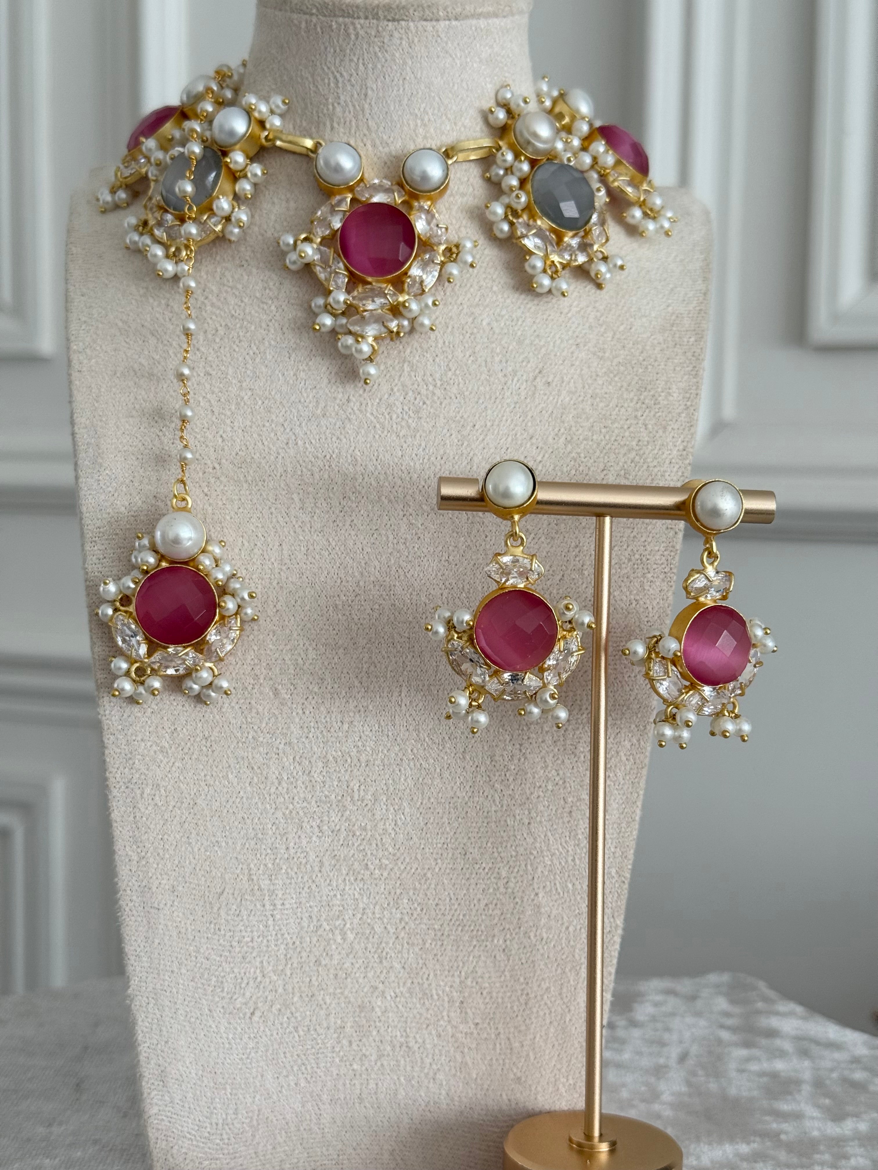 Esha pink & grey necklace set