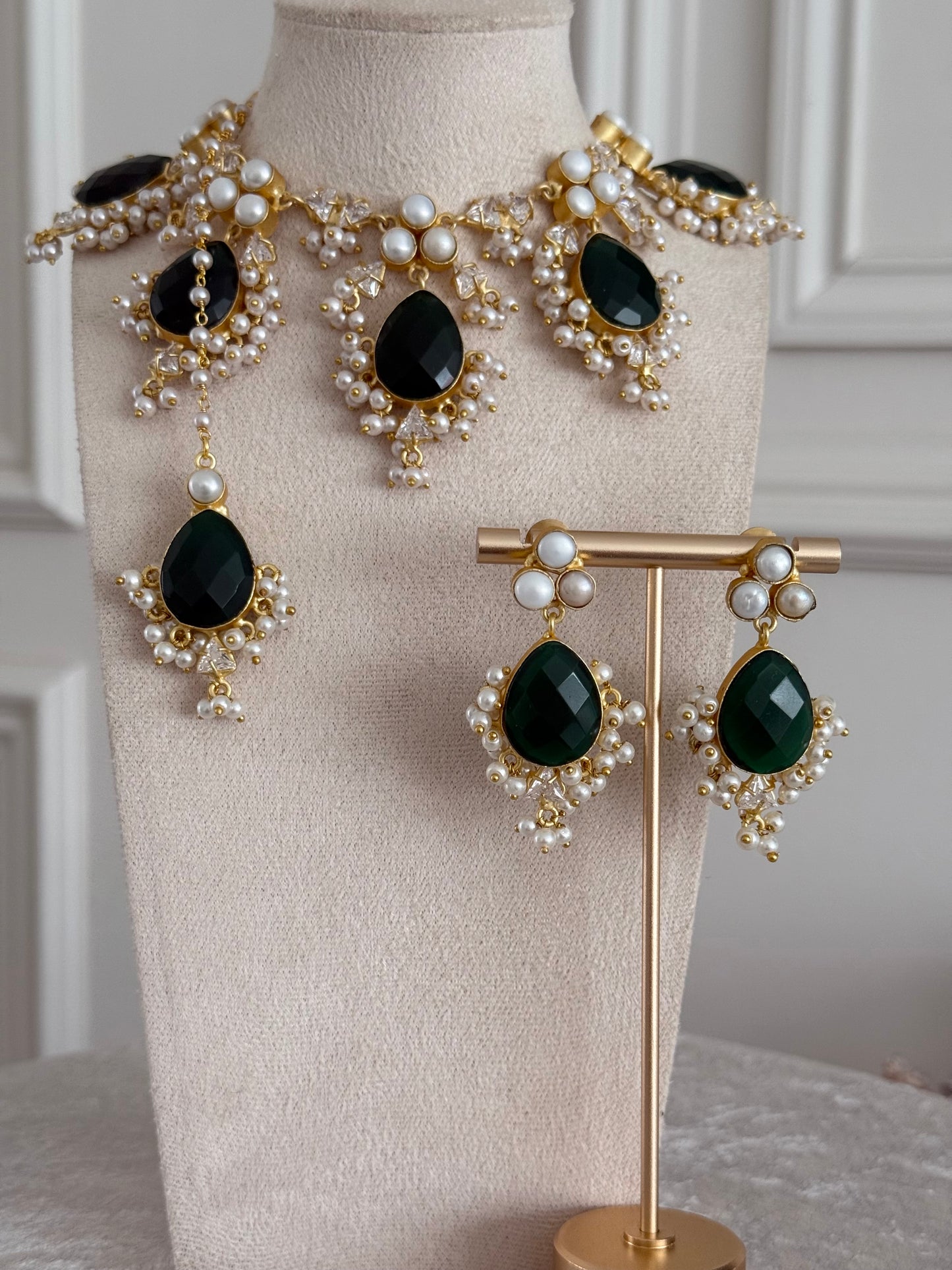 Habibi  green necklace set