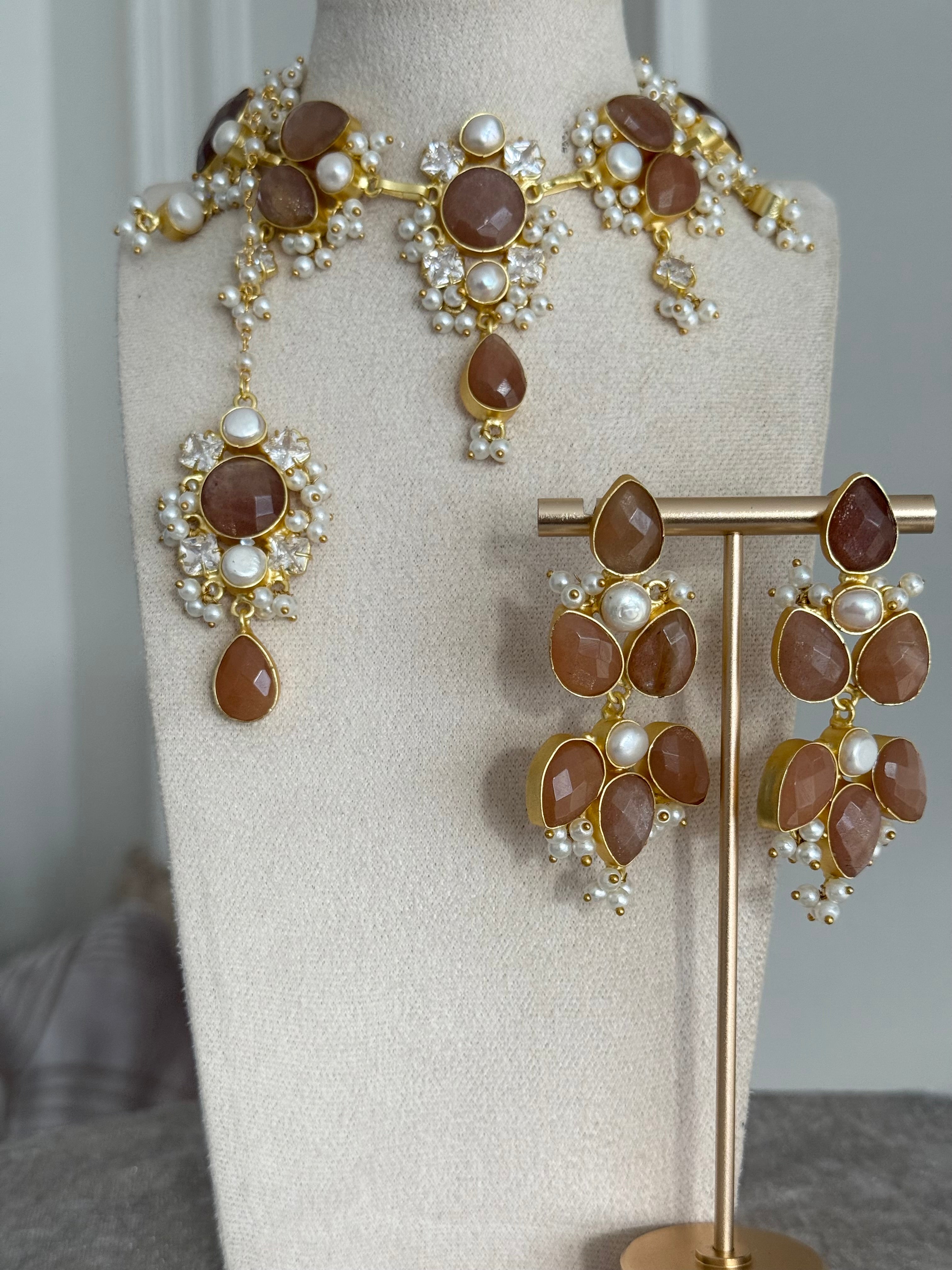 Haybah brown necklace set