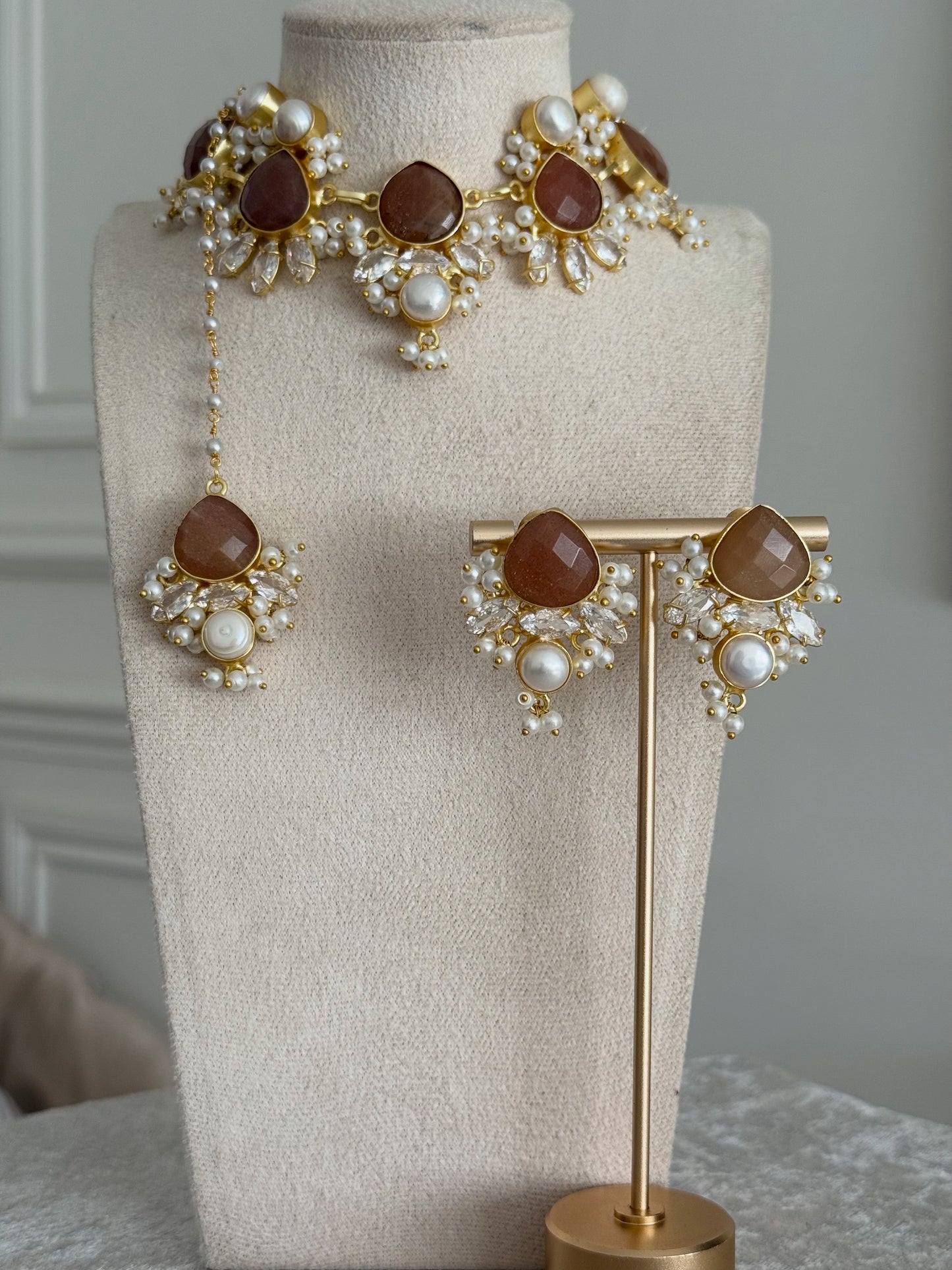 Hibah brown necklace set