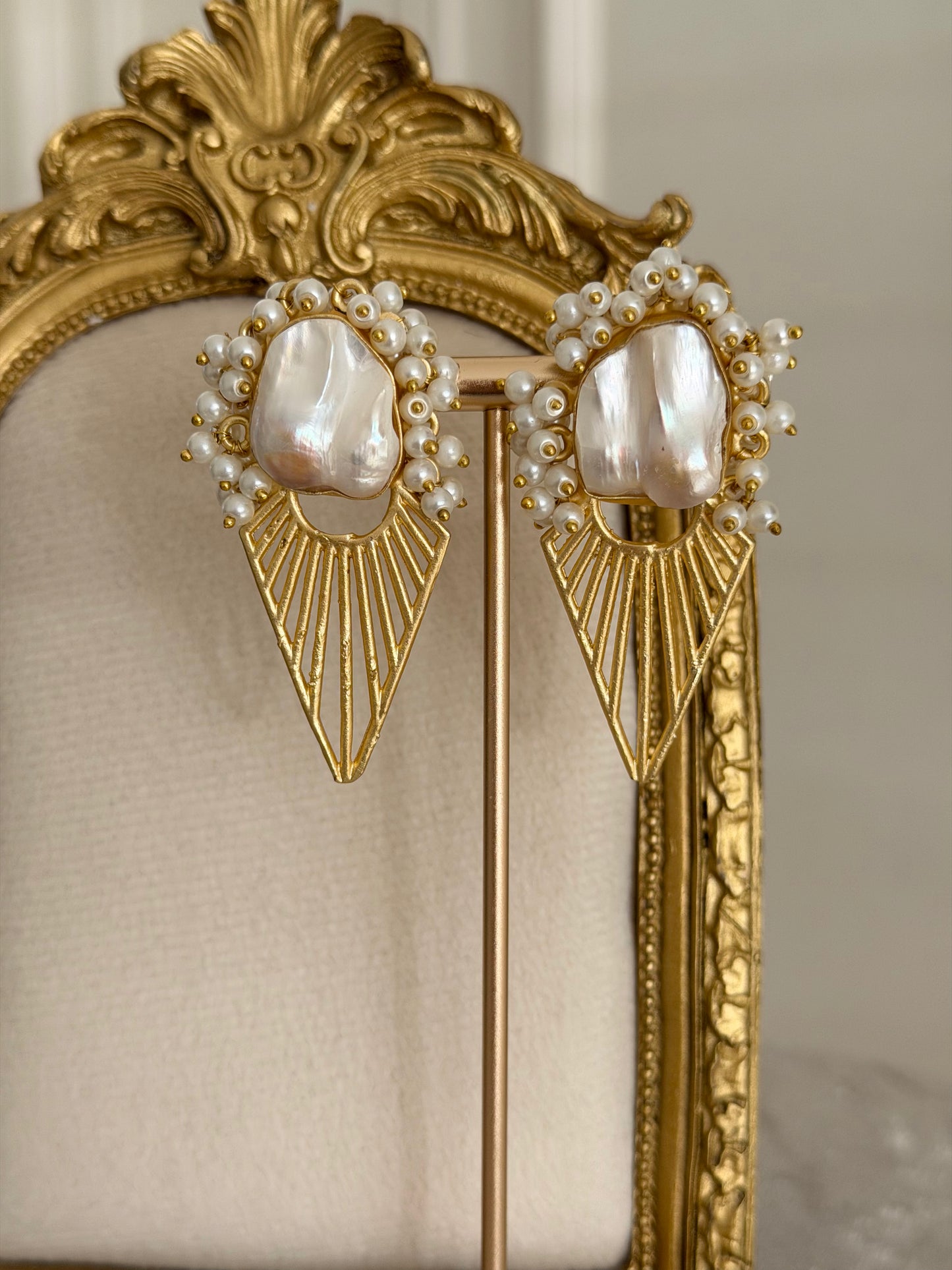 Layan Pearl Earrings