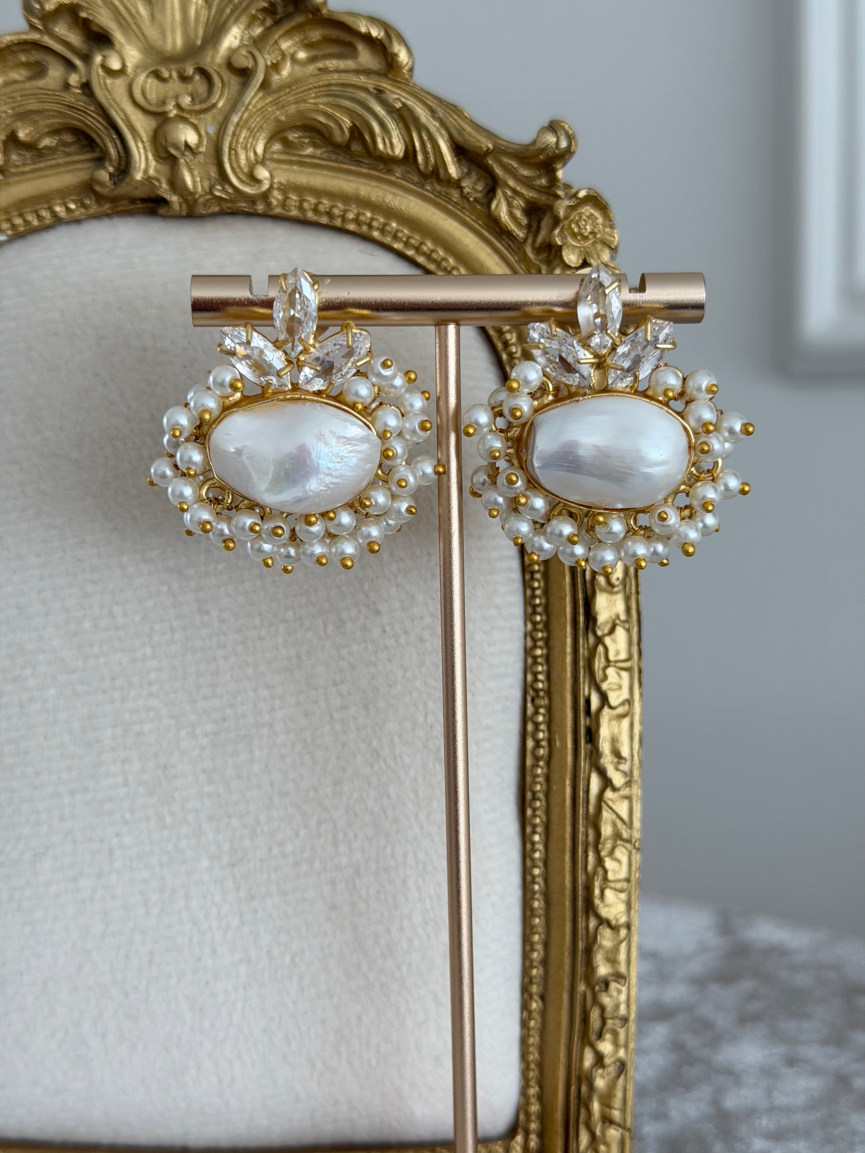 Suha Pearl Earrings