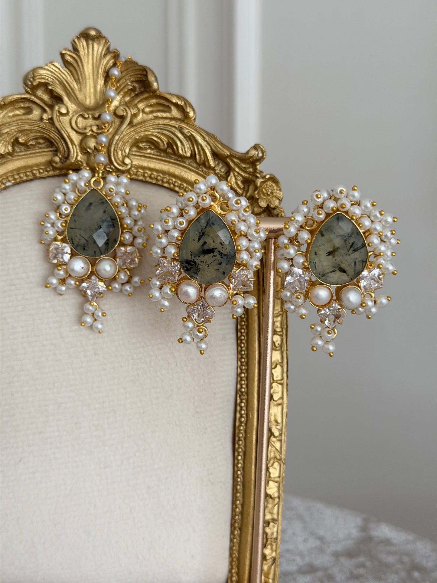 Ariyya Prehnite Tikka Set