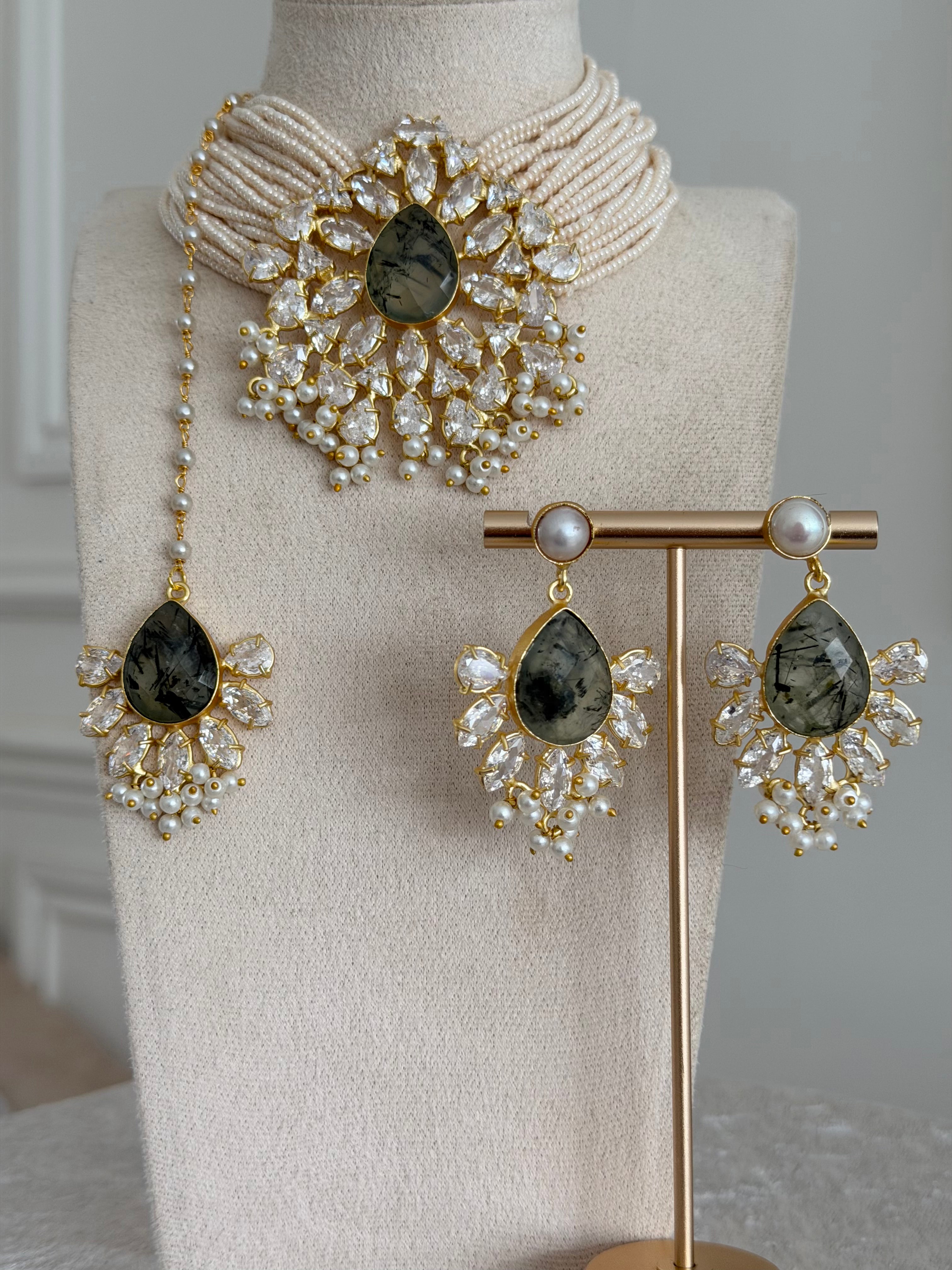 Haneen Prehnite Choker Set