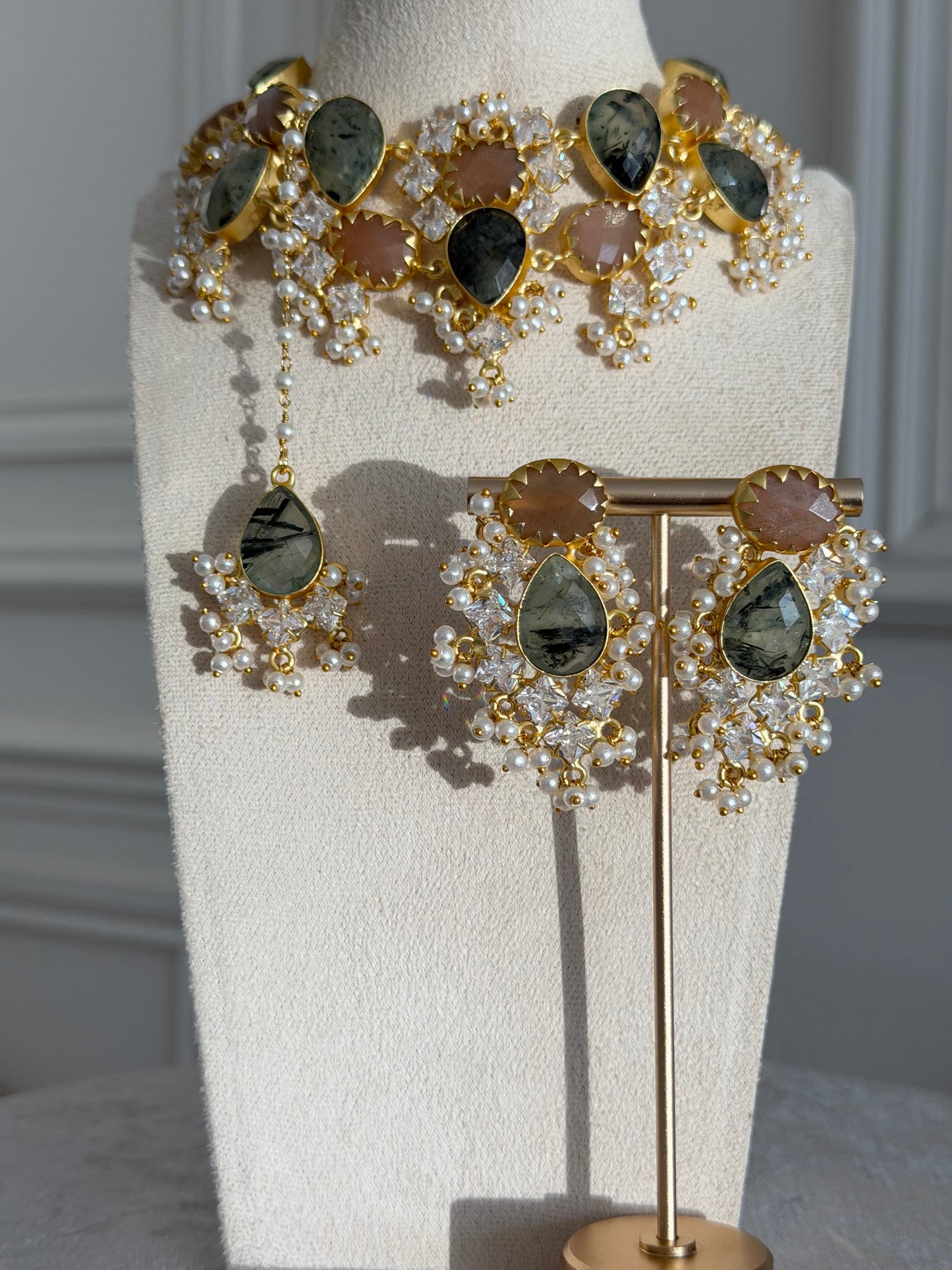Fasha Prehnite & Brown Necklace Set