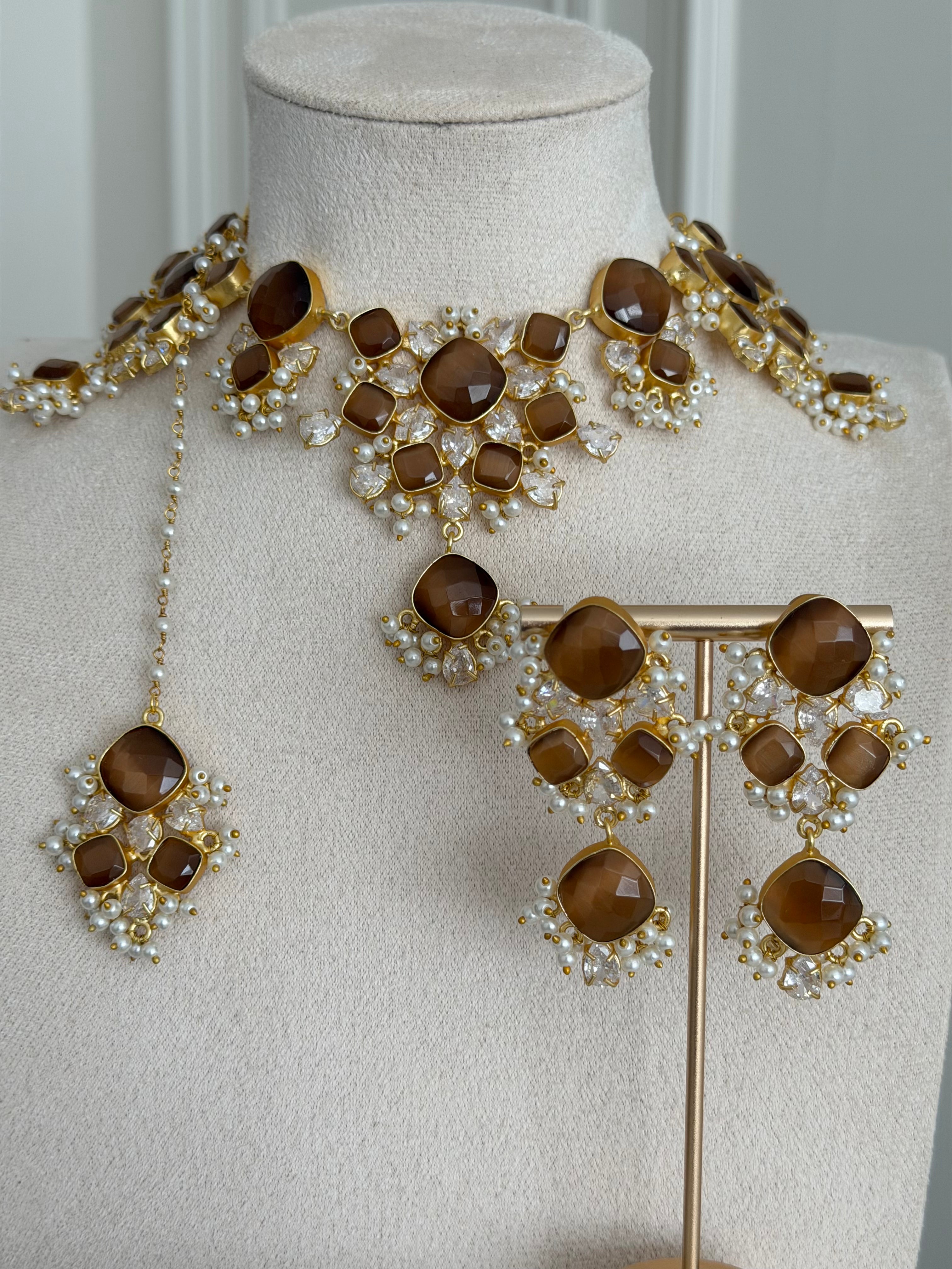 Kyra Brown Necklace Set