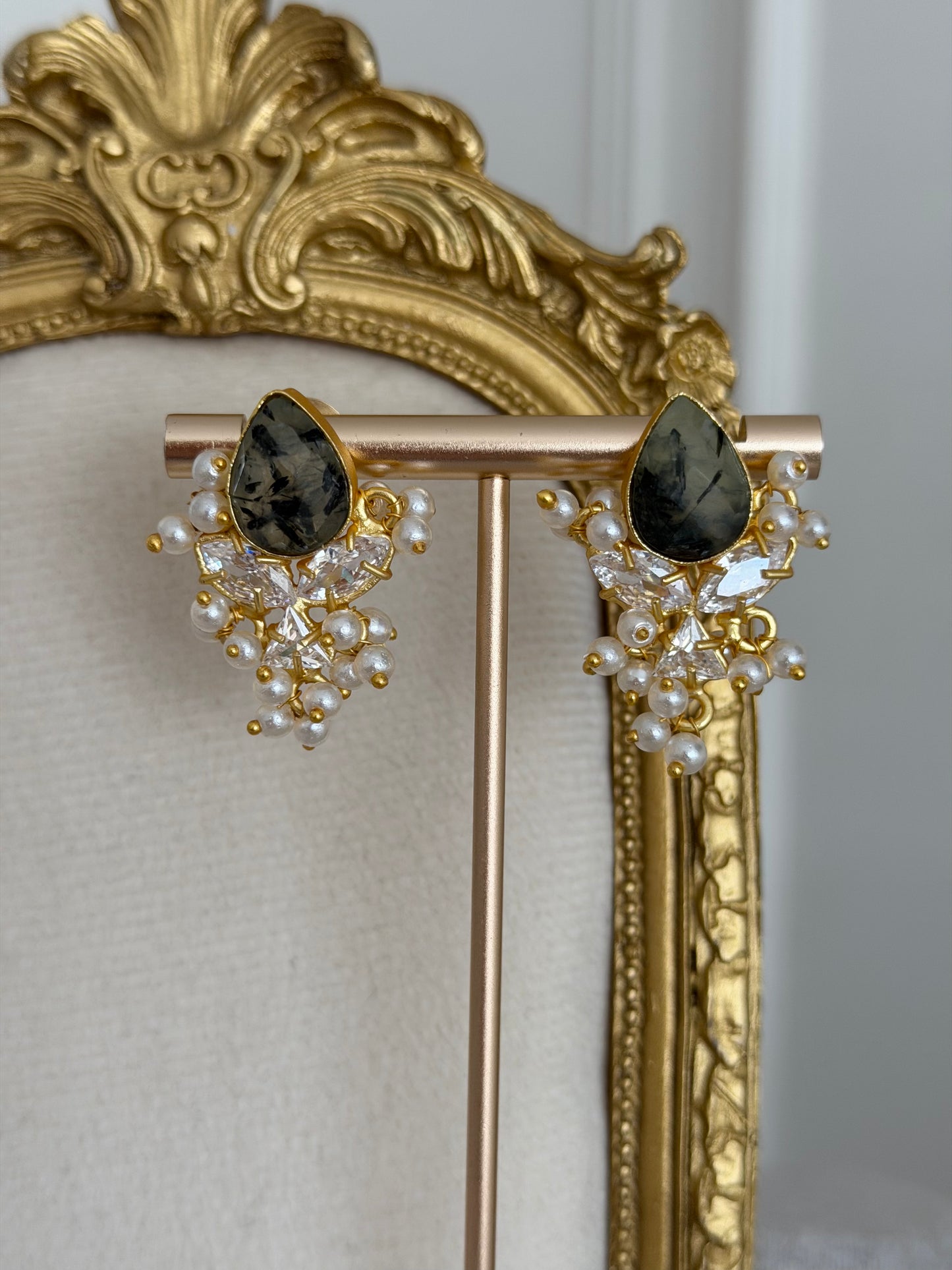 Avy Khaki Earrings