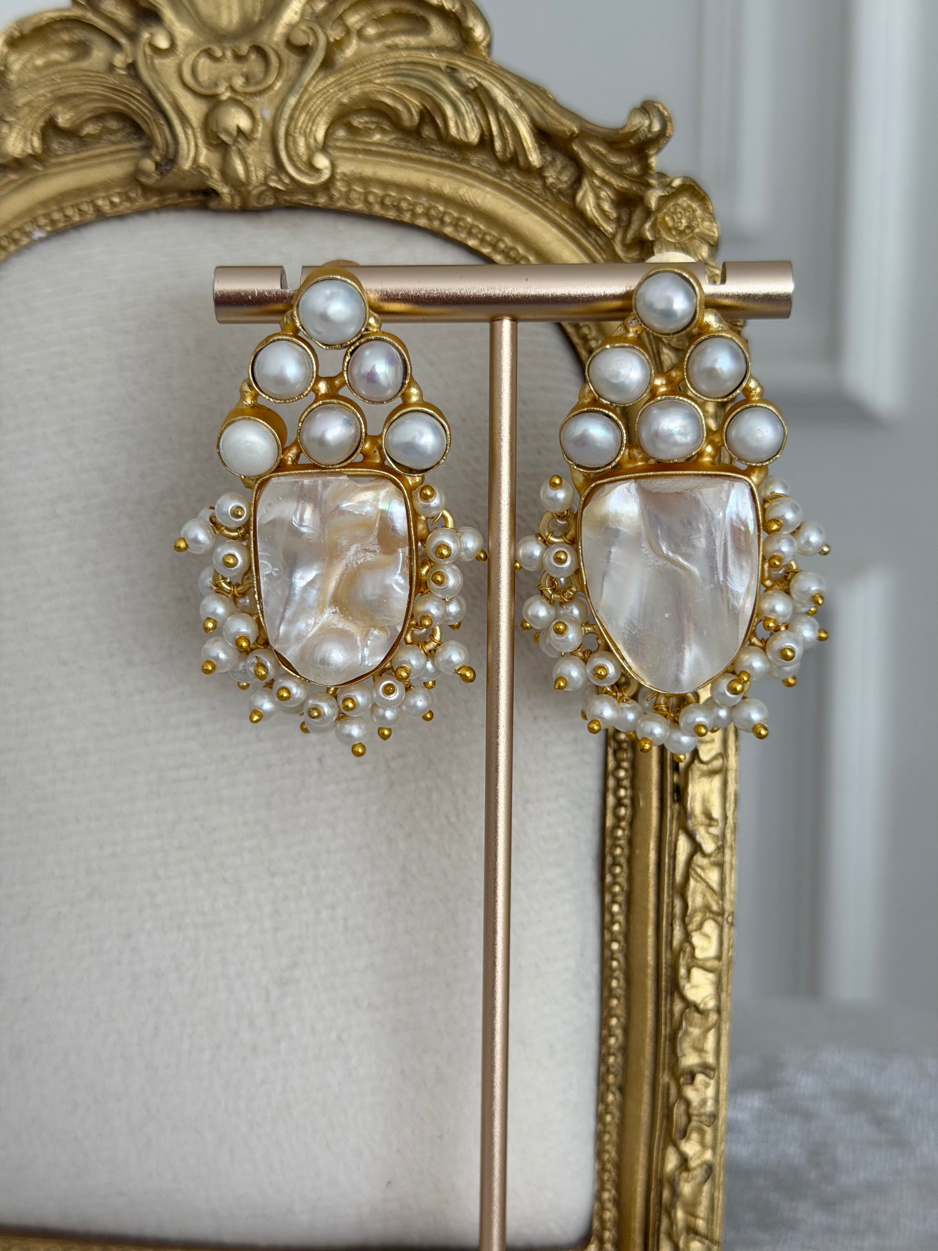 Arooj Pearl Earrings