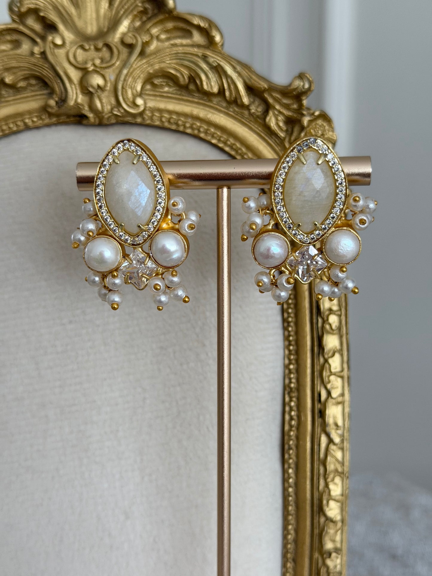 Mila Ivory Earrings