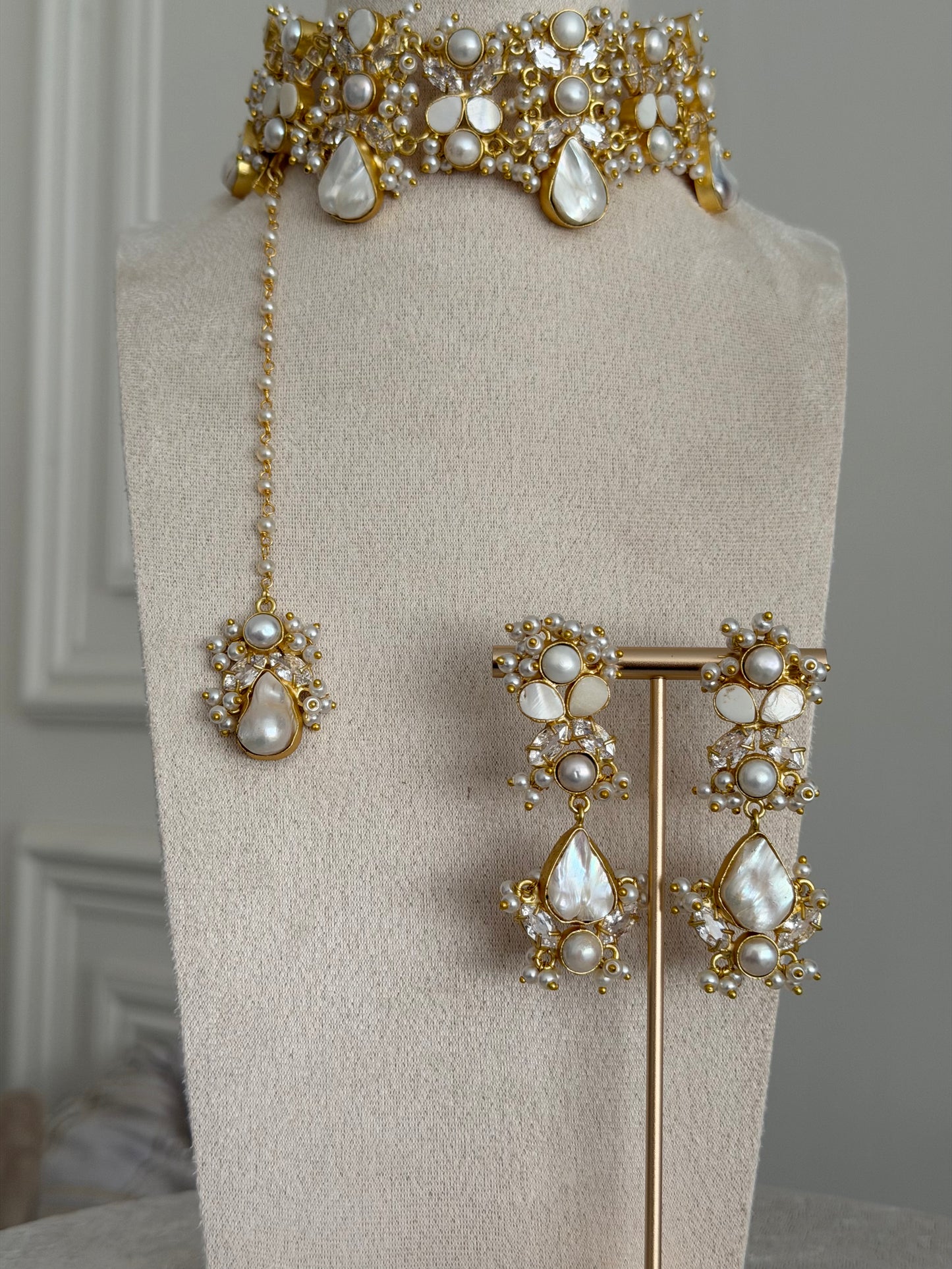 Nova Pearl Choker Set