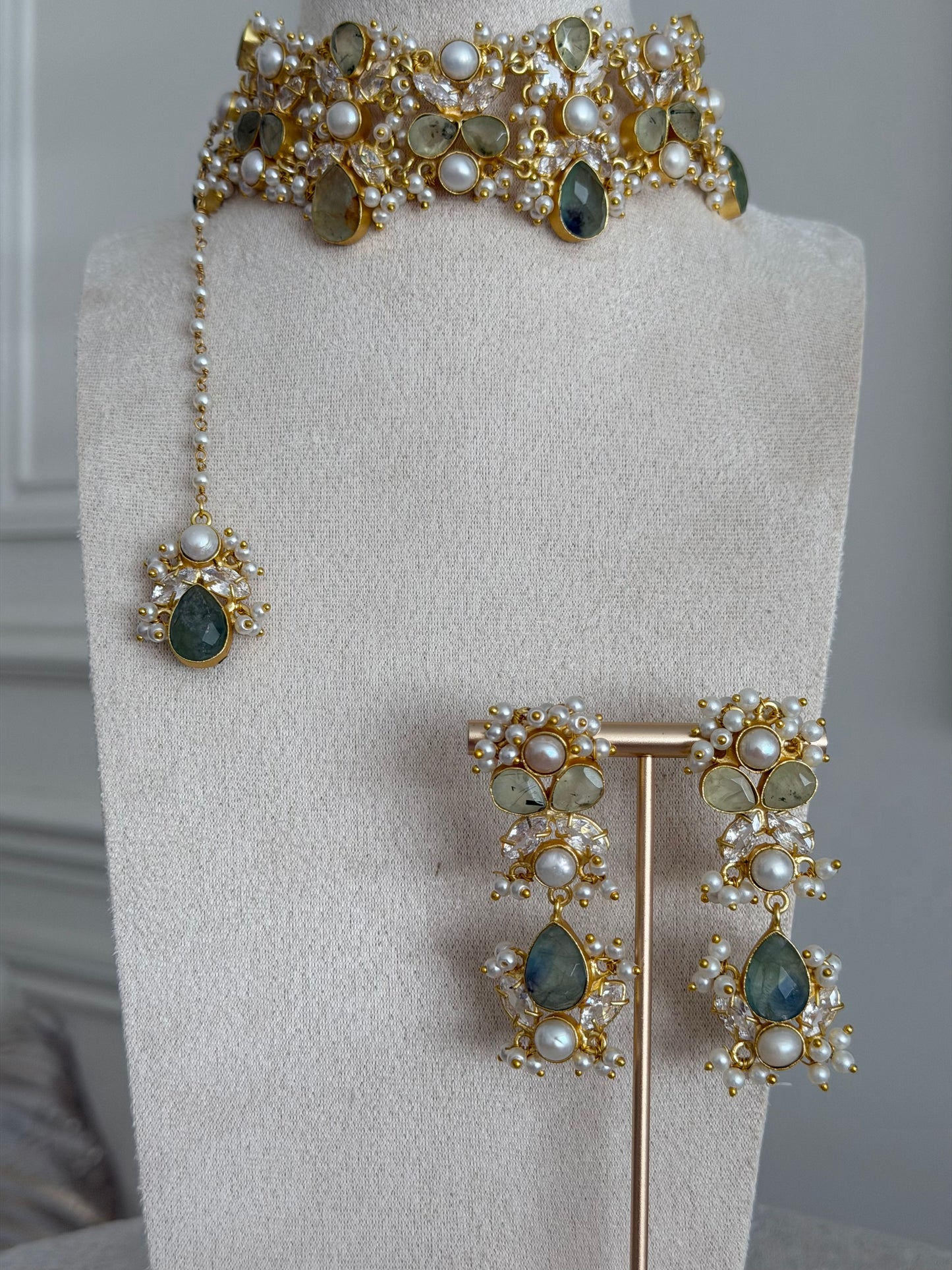 Nova Prehnite Choker Set