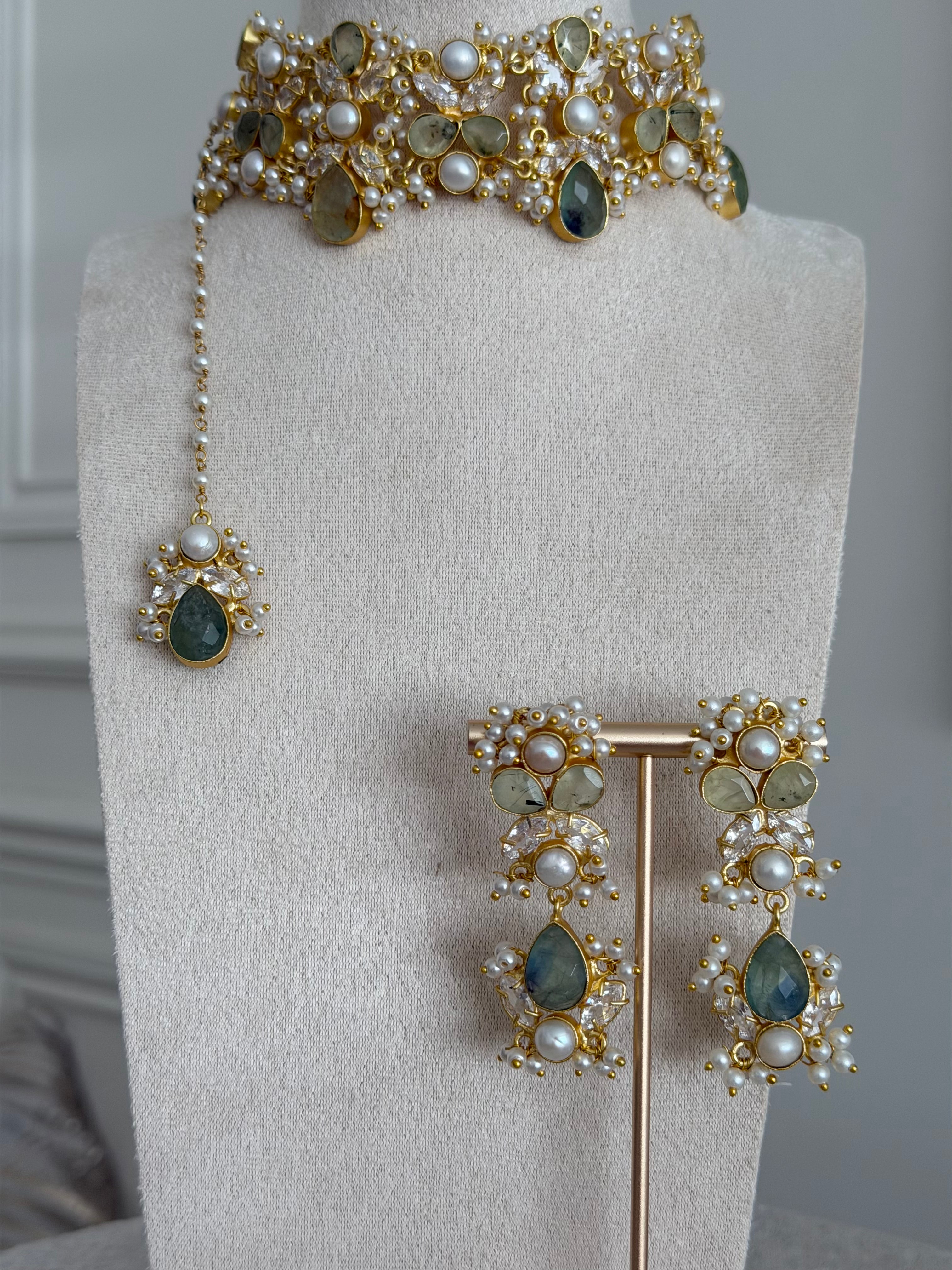 Nova Prehnite Choker Set